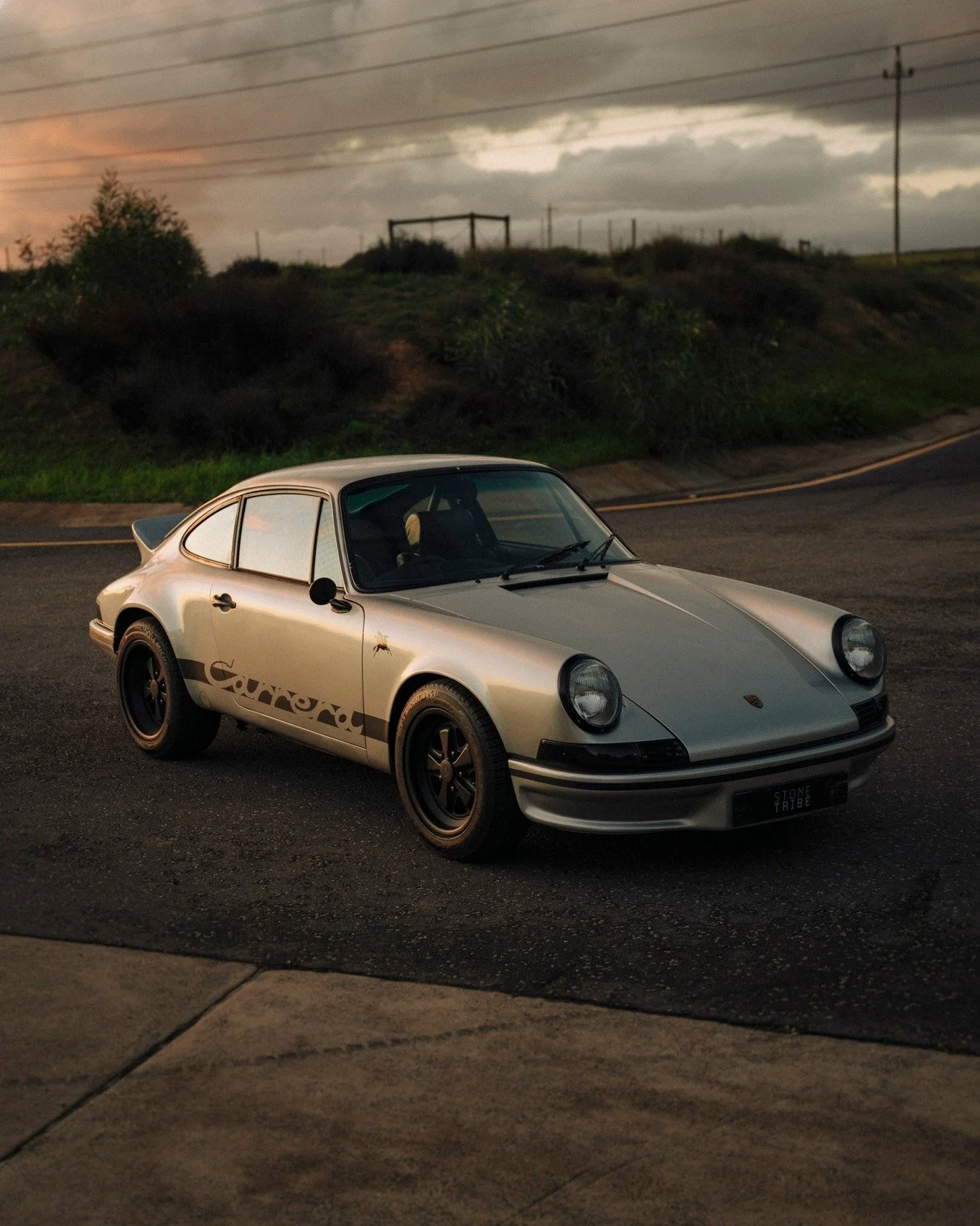 One of the highlights of 2025: crafting the interior of this Porsche 911 Carrera 🔥Planning a project for next year? Book it early! 🛠️

#StoneTribe #Porsche #AutoLeatherWorx