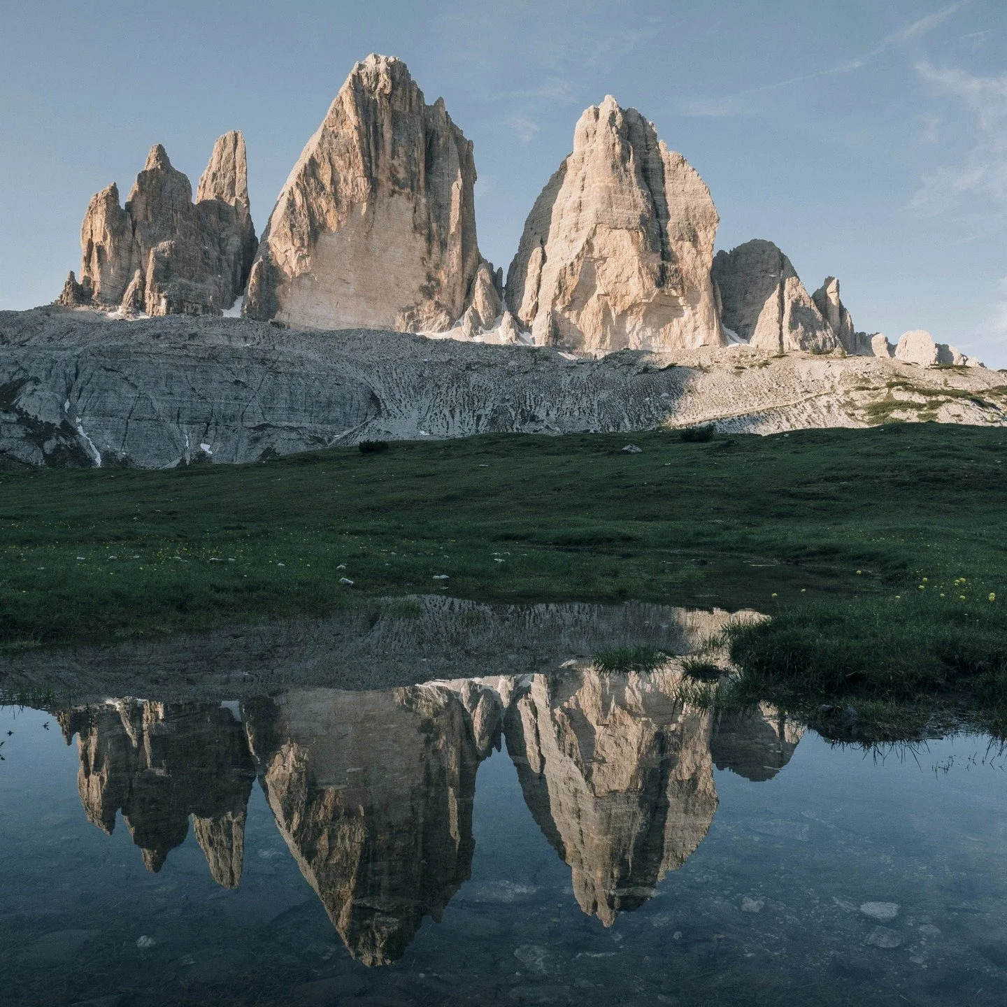 [Destination Series]
📍 Tre Cime di Lavaredo

One of the most iconic views in the Dolomites - and there&rsquo;s more than one way to experience it. Whether it&rsquo;s a sunrise hike, a slow picnic, or a guided loop, we help you plan it around your pa