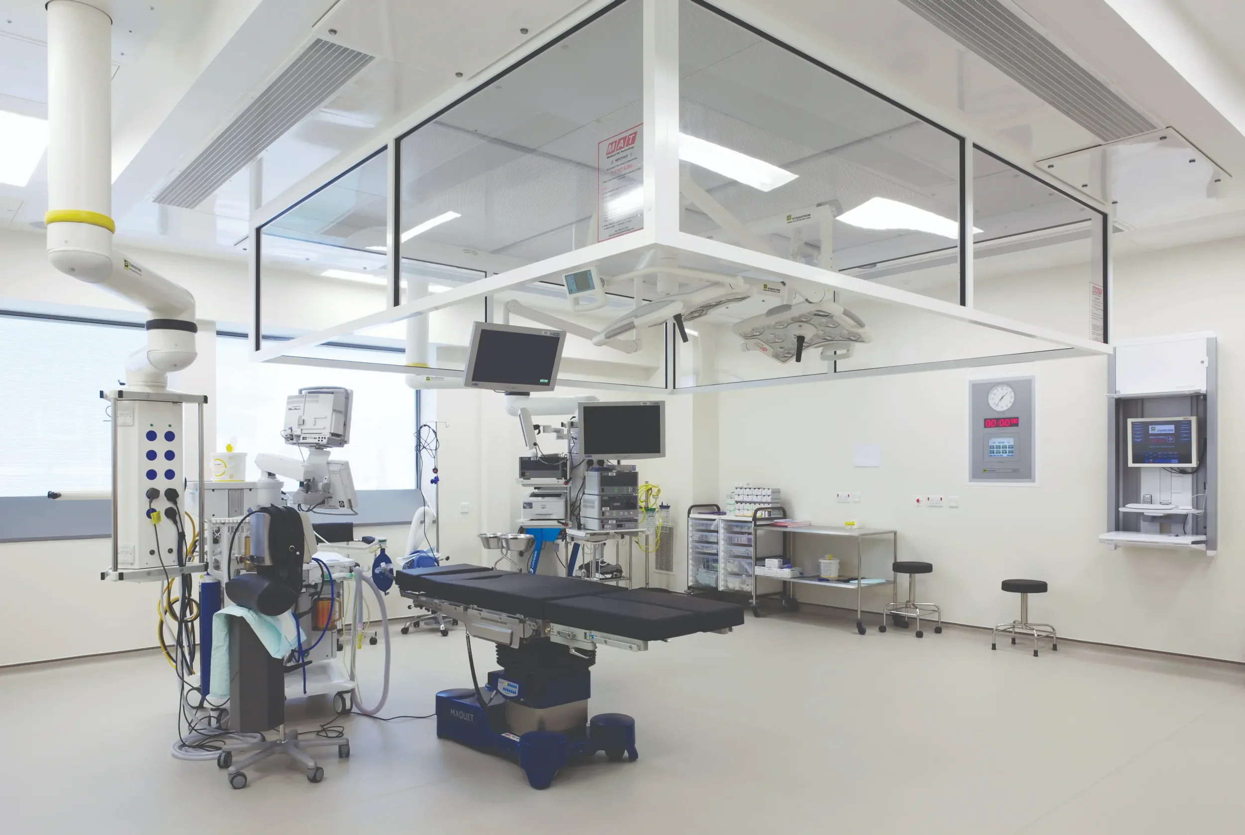 operating-theatre-circle-reading-hospital-bryden-wood-integrated-design-project.webp