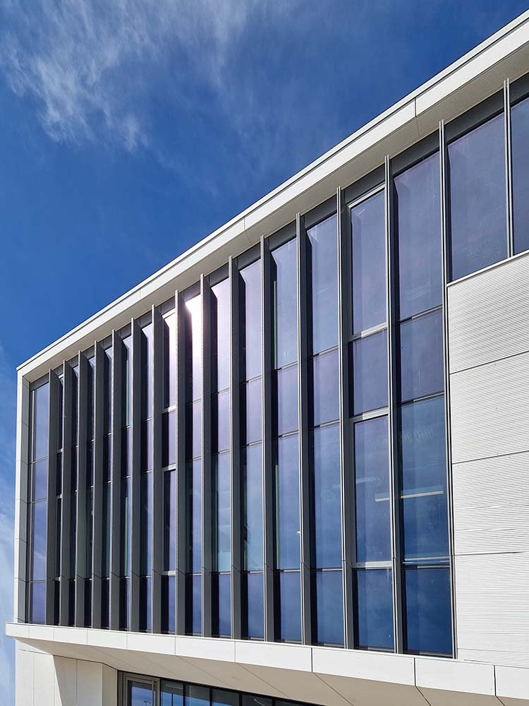 Madrid data centre – upper facade glazing detail
