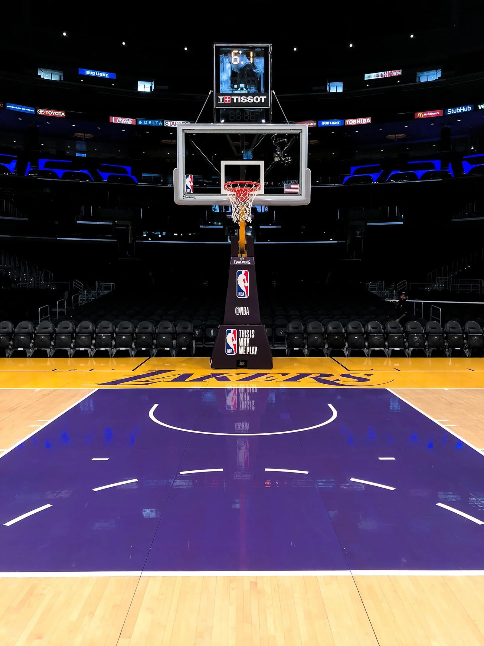 LAKERS-01.jpg