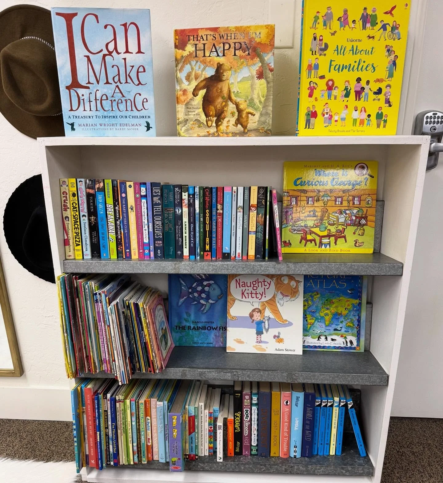 We love reading!📚
What are some of your favorite books?