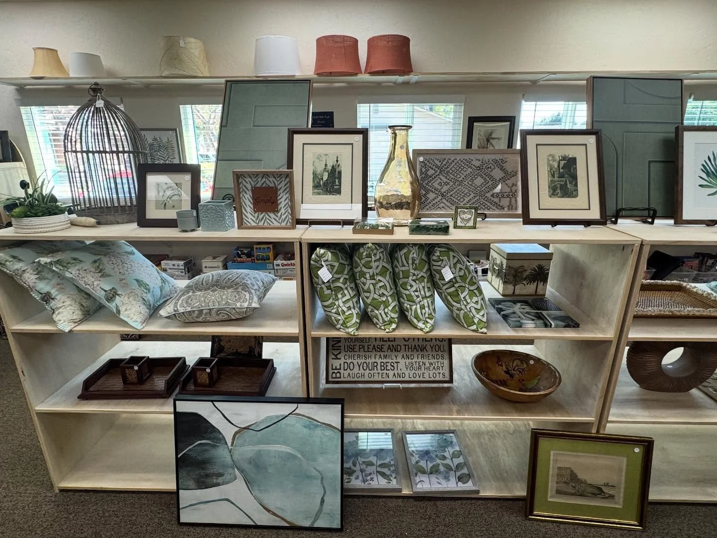 Welcoming March with a splash of green.☘️