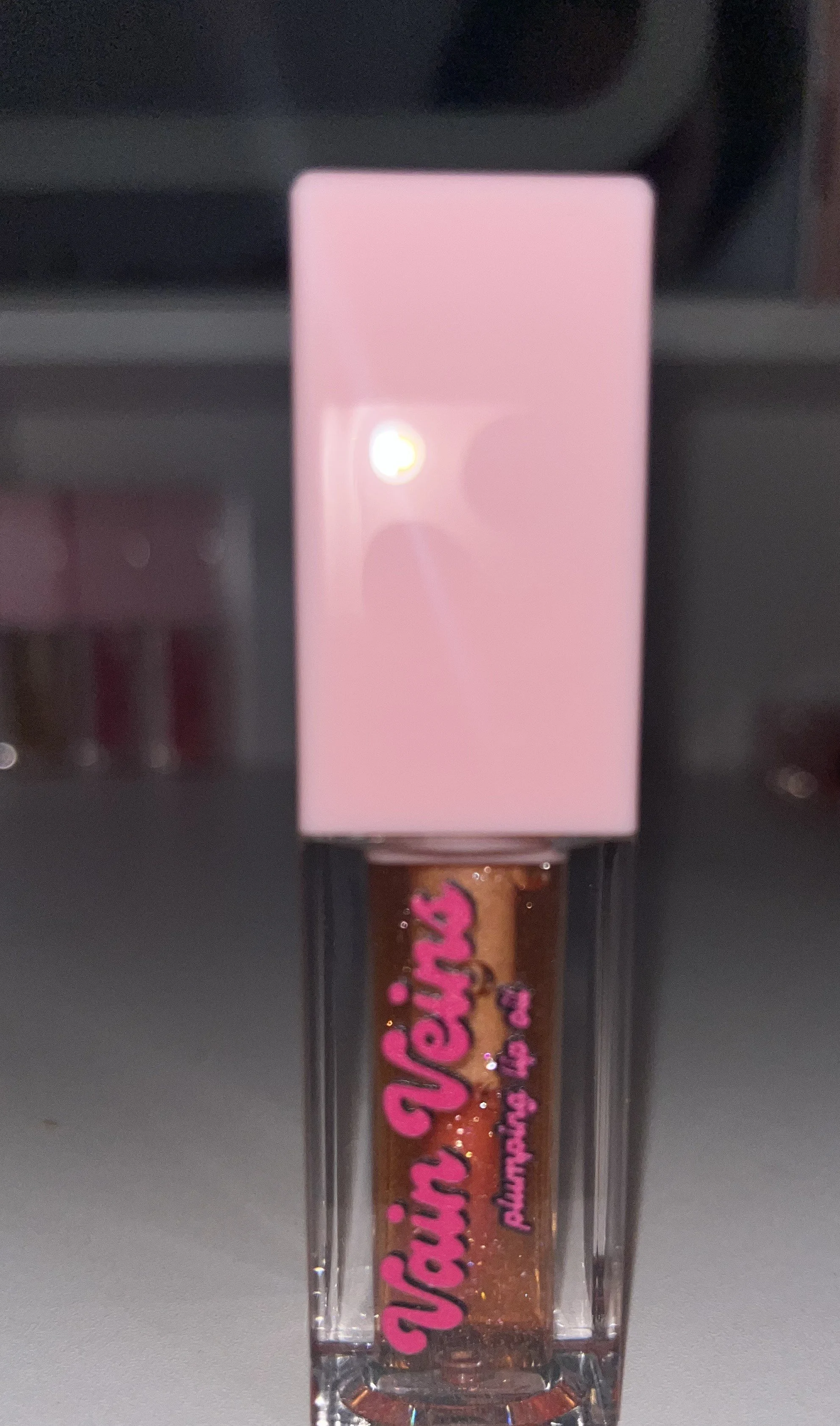 Saturn plumping lip oil