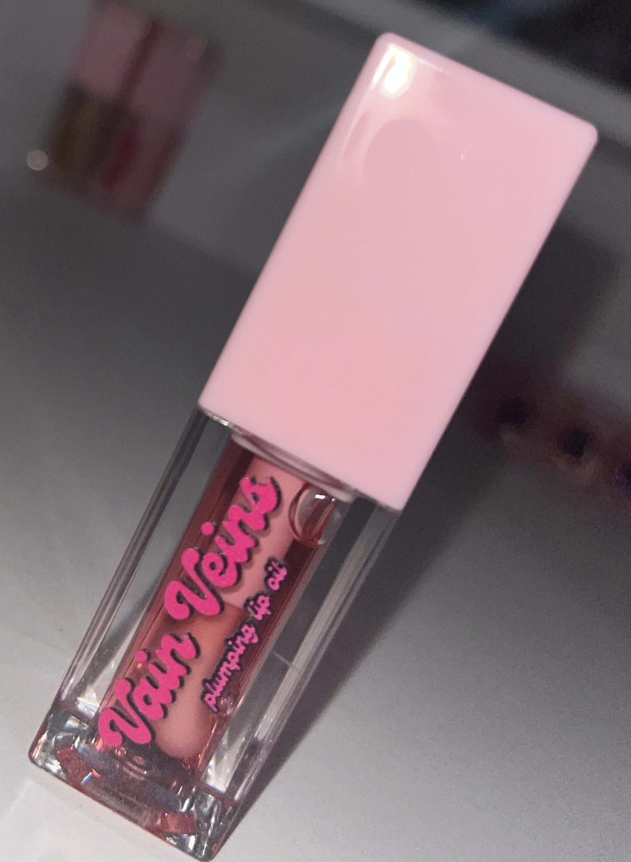 Strawberry plumping lip oil