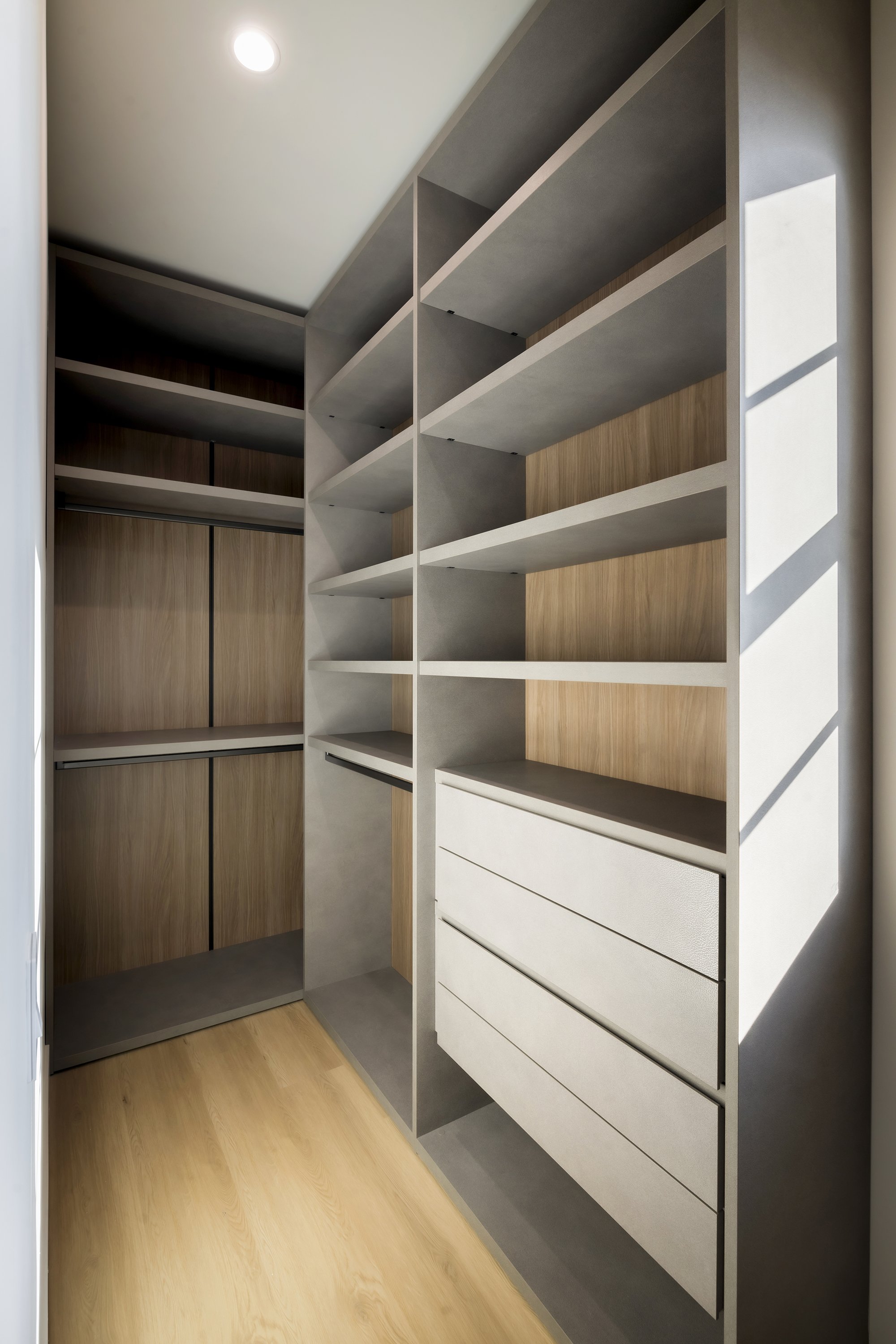 Vista_unit1_after_closet2.jpg