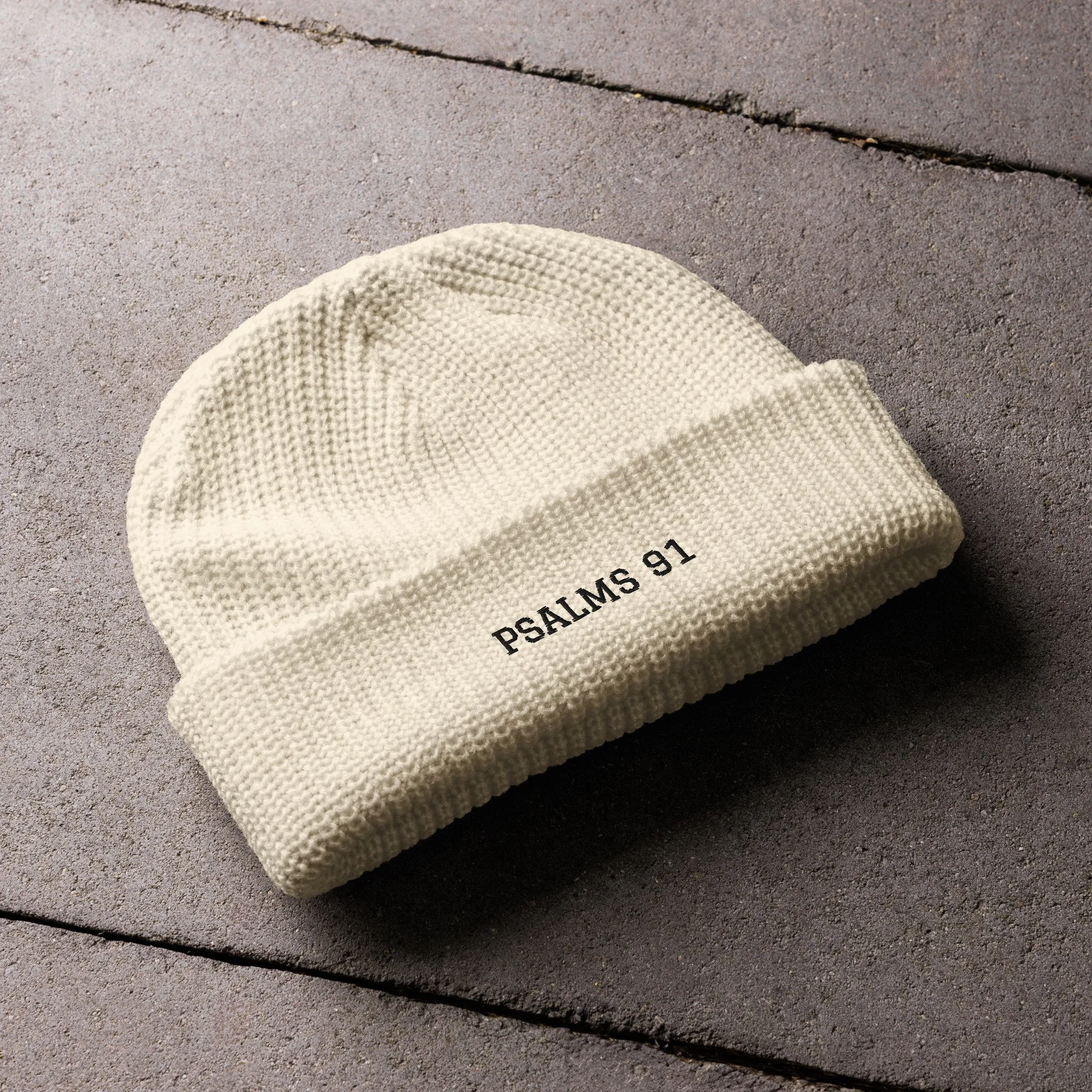 fisherman-beanie-ecru-front-683cf2704b5e2.jpg