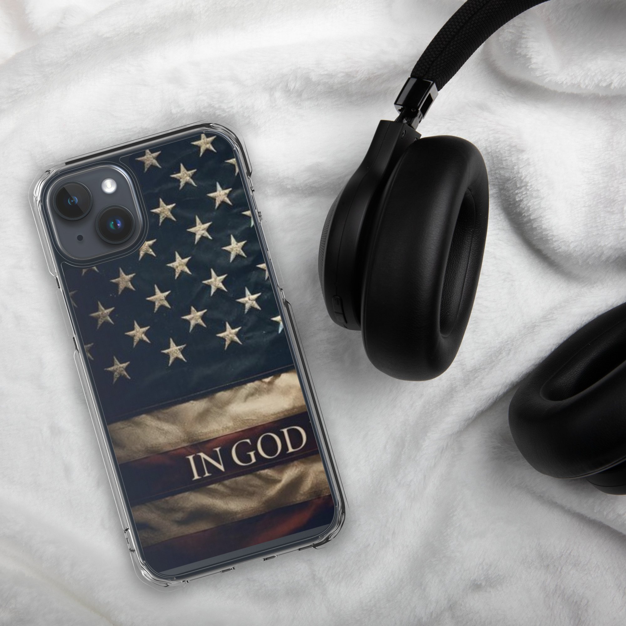 clear-case-for-iphone-iphone-15-plus-lifestyle-2-683d2116dc041.jpg