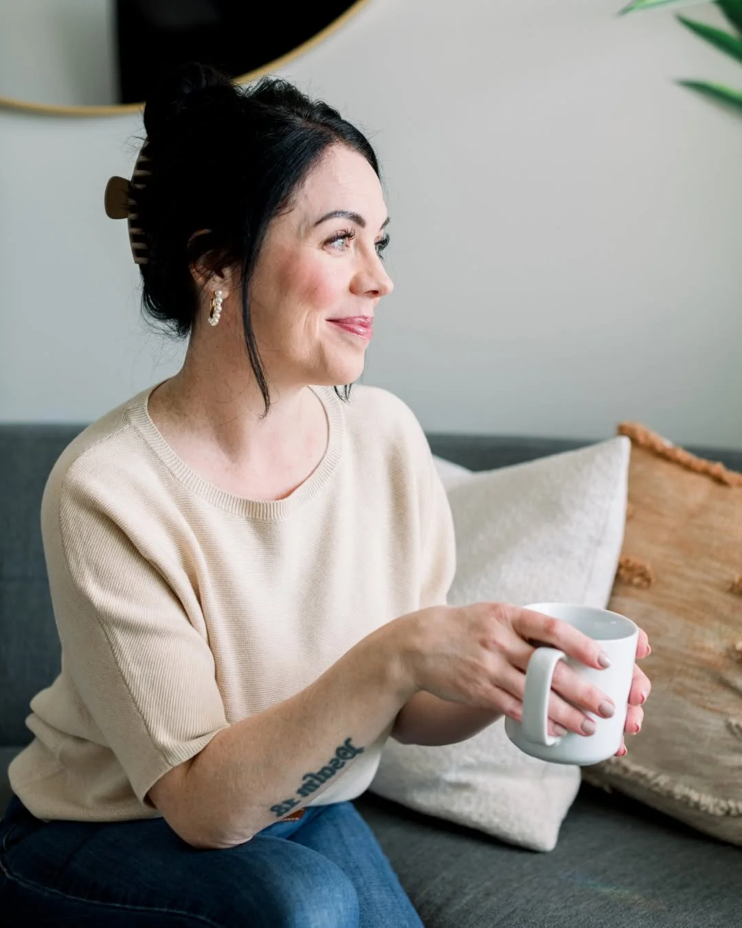 REAL TALK.

Pricing feels personal because it is.
⁠
If you&rsquo;ve ever second-guessed what to charge, try these three prompts to get clear:
⁠
1️⃣ How many years have you been doing this work? (Yes, curiosity counts.)
2️⃣ How much have you invested 