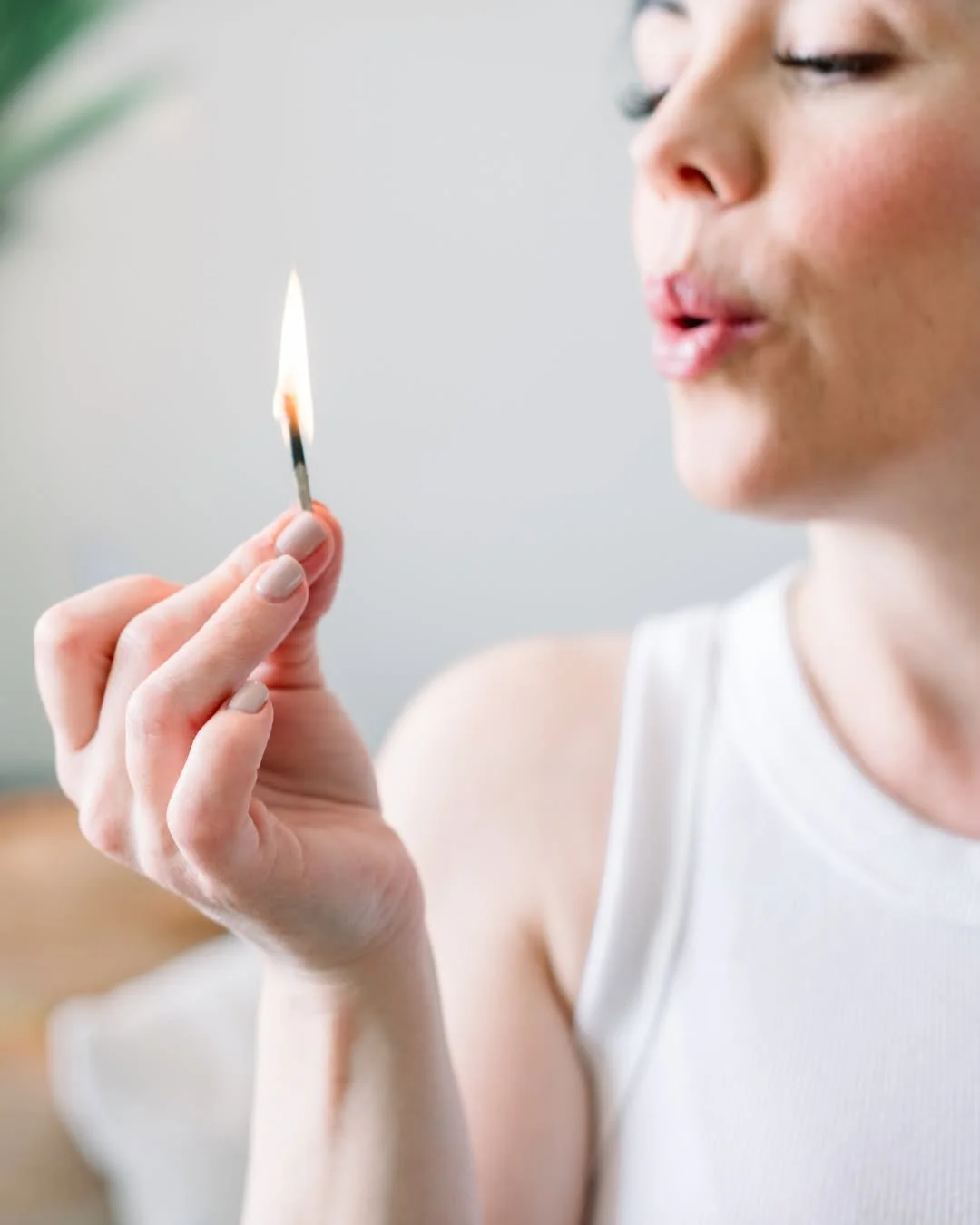 PREPARE FOR MAGIC.

Yes, literally.

One of my former colleagues keeps a power outfit in the trunk of her car: heels, pearls, and a blazer just in case. Because you never know when an opportunity will call your name.

And research backs this up:
🧠 W