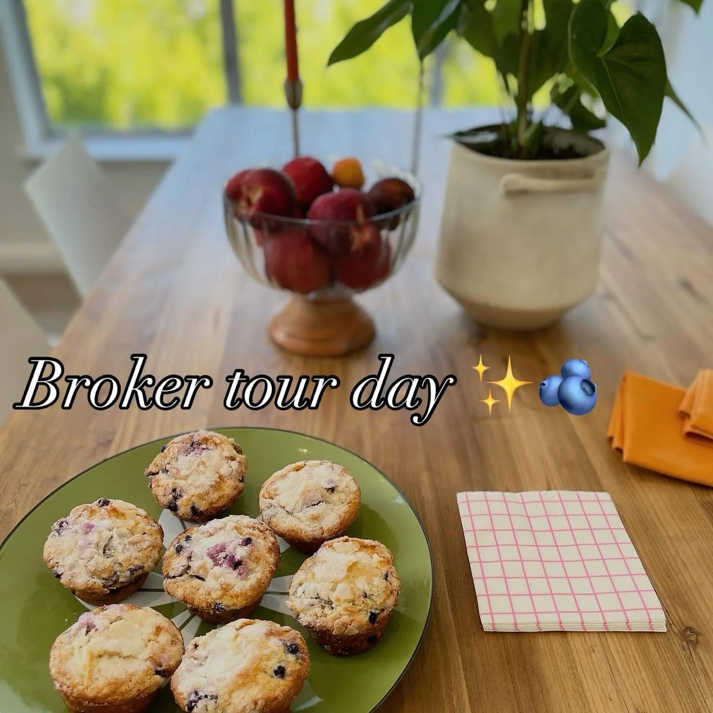 1364 Powell Street x Fluent in Home made its splashy debut with a busy broker tour &mdash; and Jordan Marsh blueberry muffins 🫐😊
www.1364Powell.com

#theagencynorcal 
#emeryville 
#forsale
#loft 
@mollymahonblockprinting 
@fluentinhome 
@painswickf