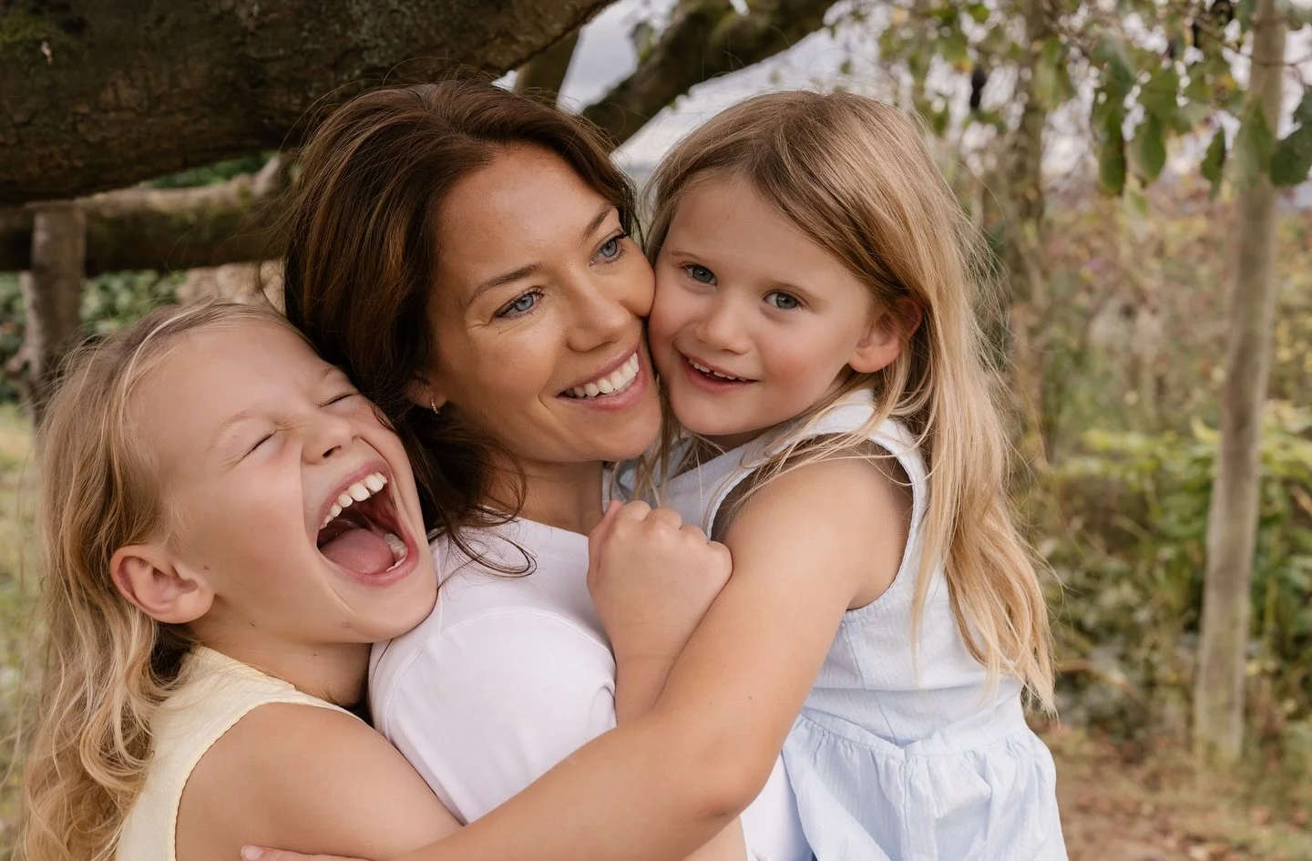 George brought the charm, Ottilie the sparkle, Elizabeth the sass. Gorgeous family 📸