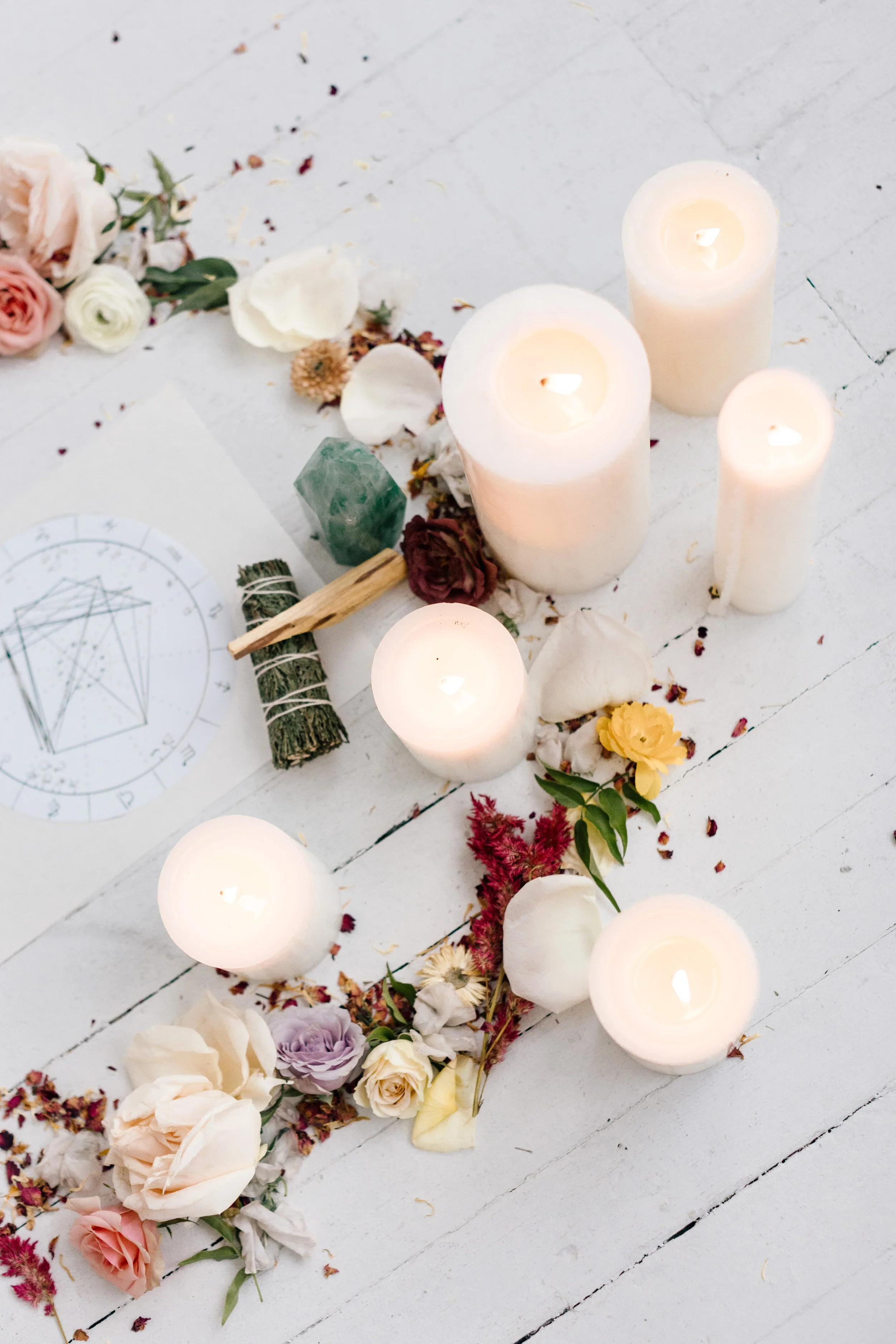 Brand shoot flowers, photo by Linnea Marie Photography