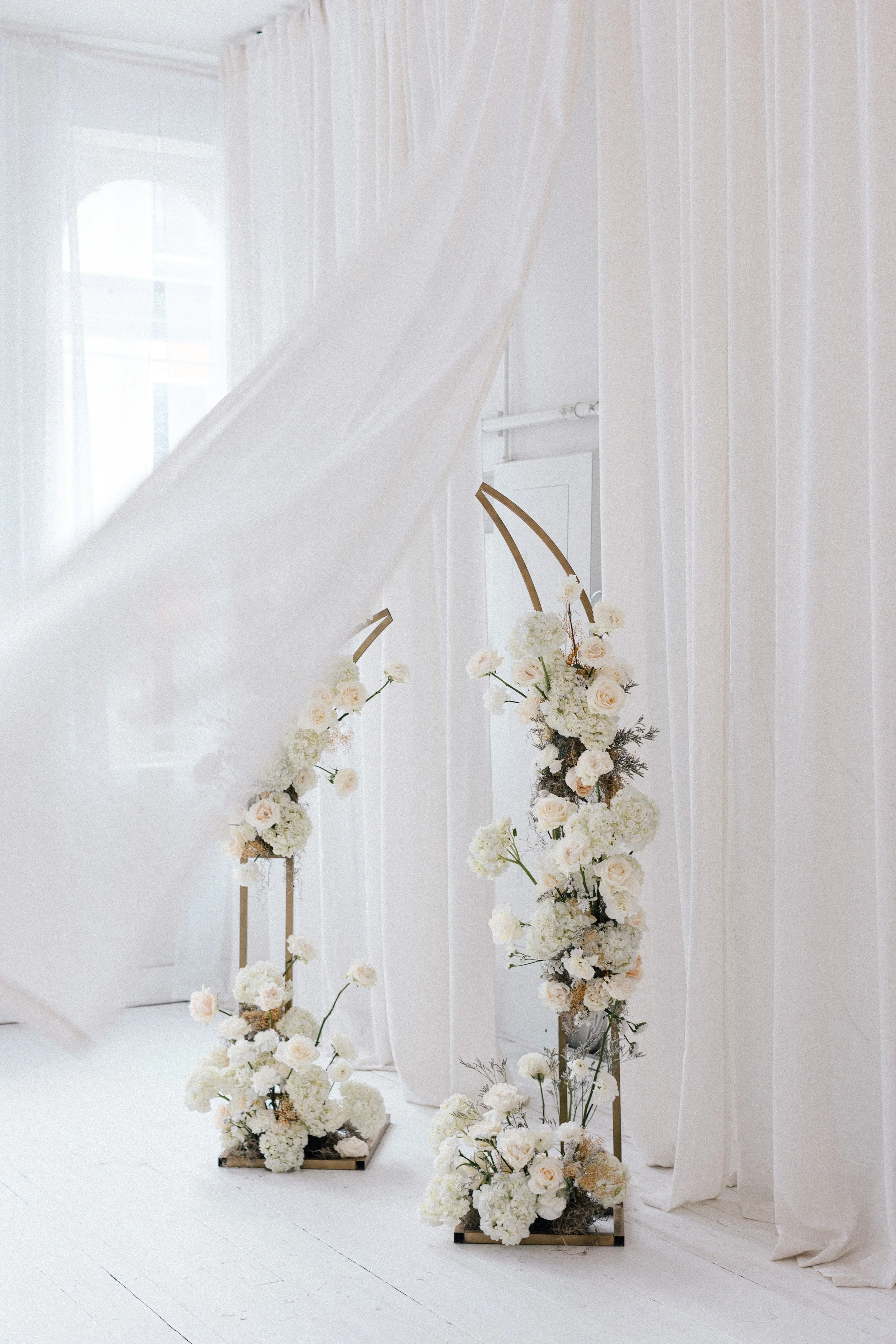 Biophilic floral design for brand shoot, photo by Linnea Marie Photography