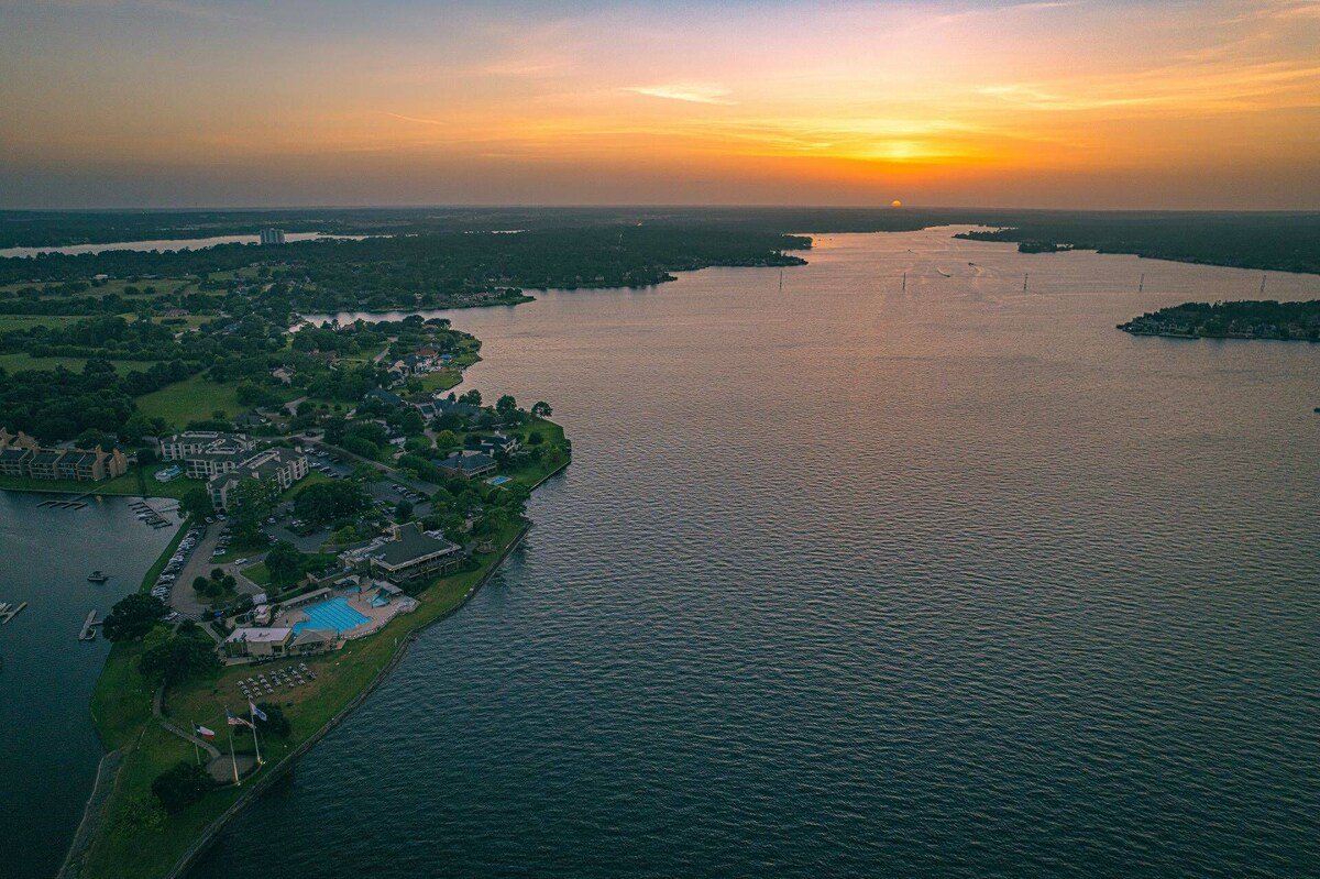 lakeconroe.jpg