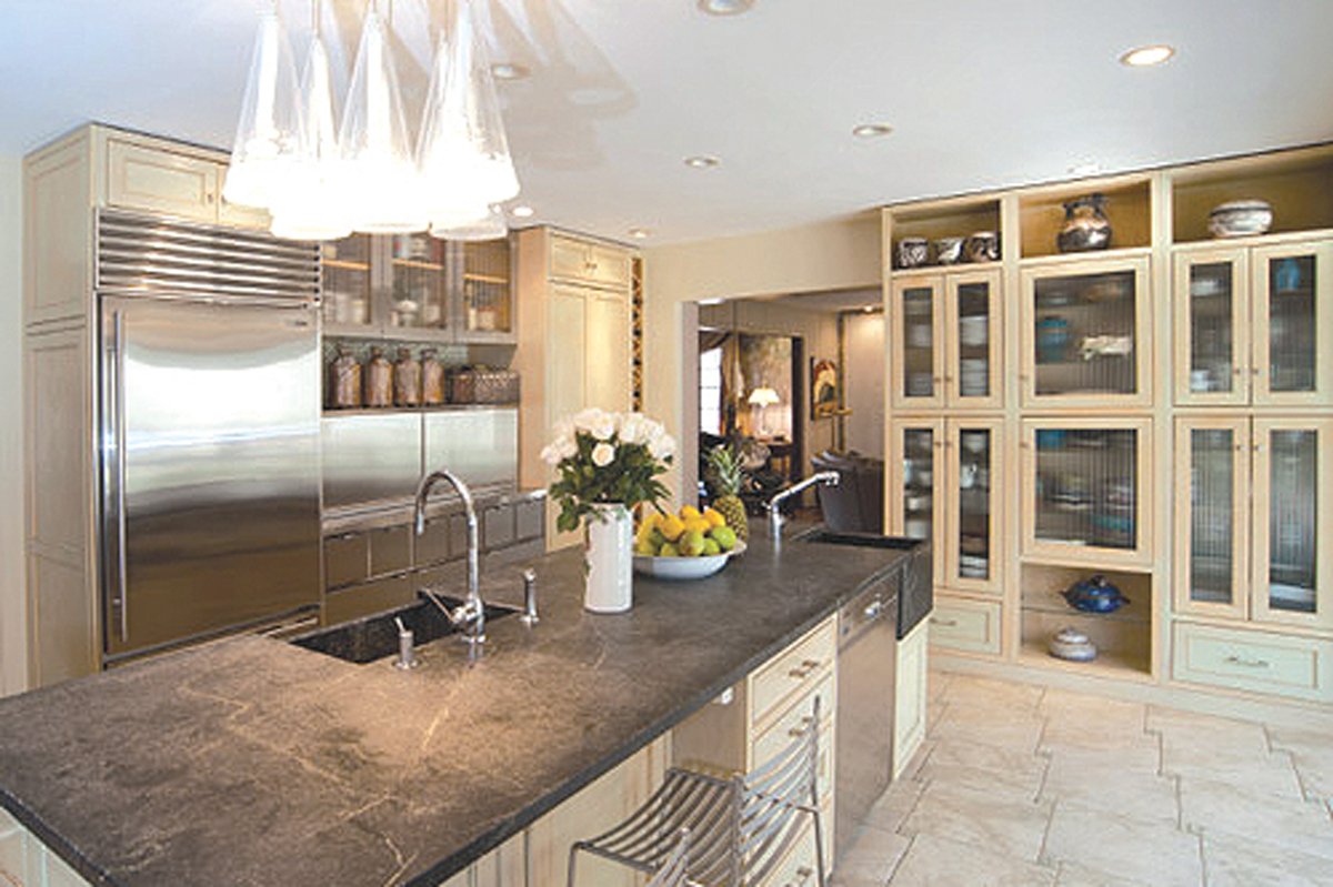 Kitchen-East.jpg