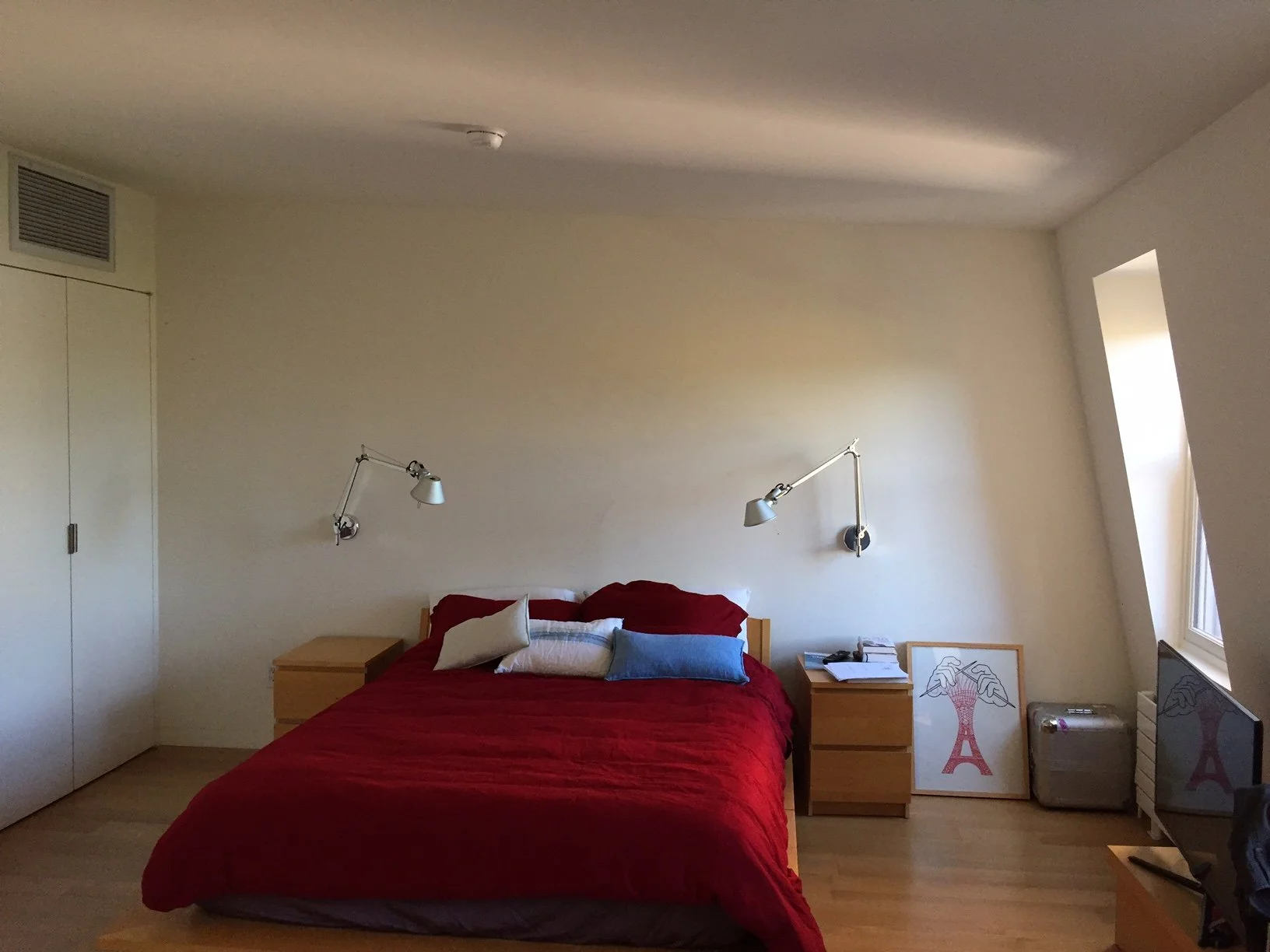 6_master bedroom.JPG