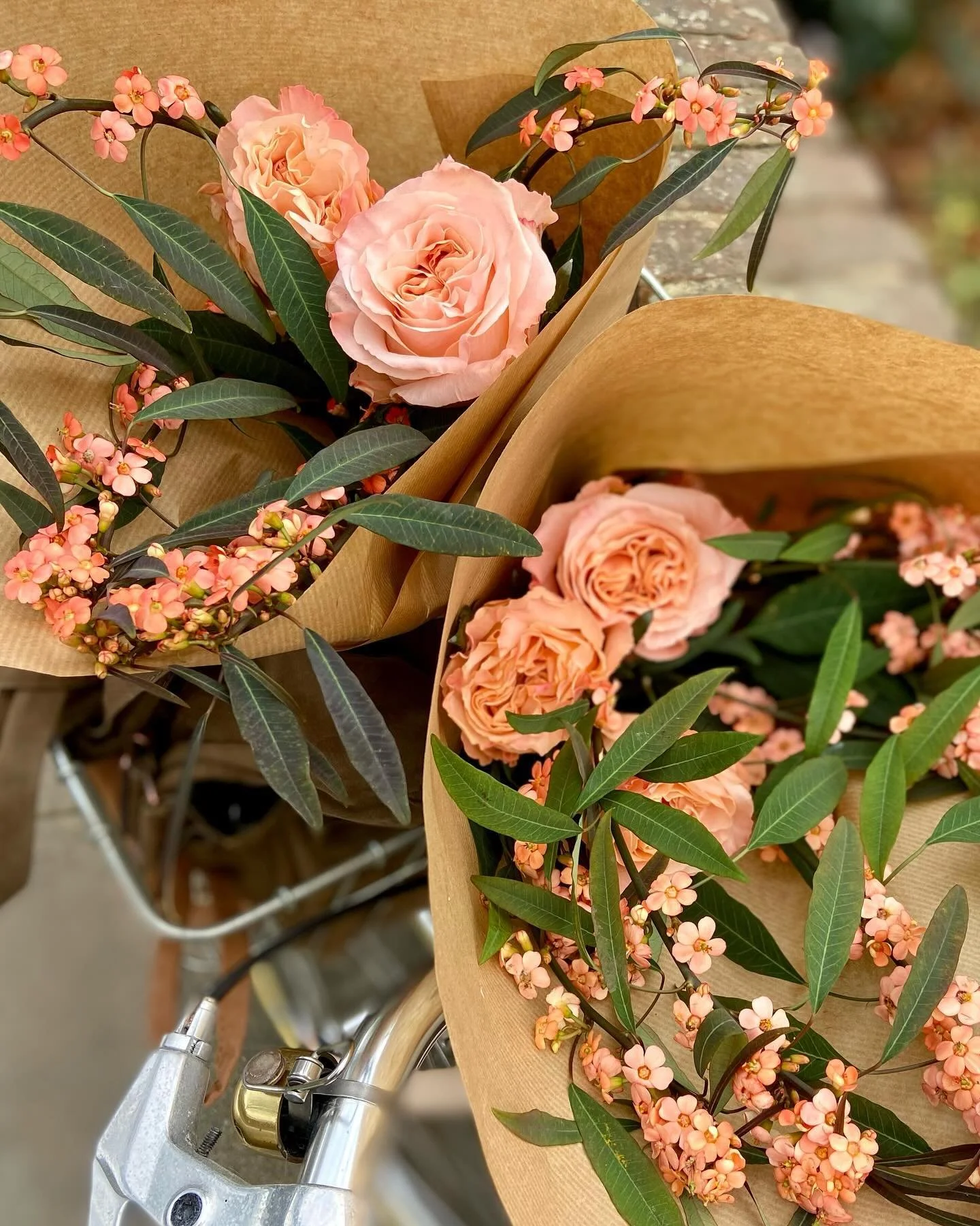 Friday Flower Day 🌿🌸

@margateflowers @seatowerbungalow
#seatowerbungalow #caravanstyle #shootlocation #locationhouse #emilychalmers #interiorstyling