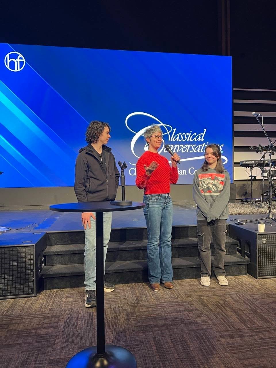 What these photos confirm is that I did NOT in fact start the day off with both my earrings as I thought I did. Also that my son's curls were on point🤌.
 
🎤How do you feel about talking front of groups of people? Yeah or neah? 

If I could just fig