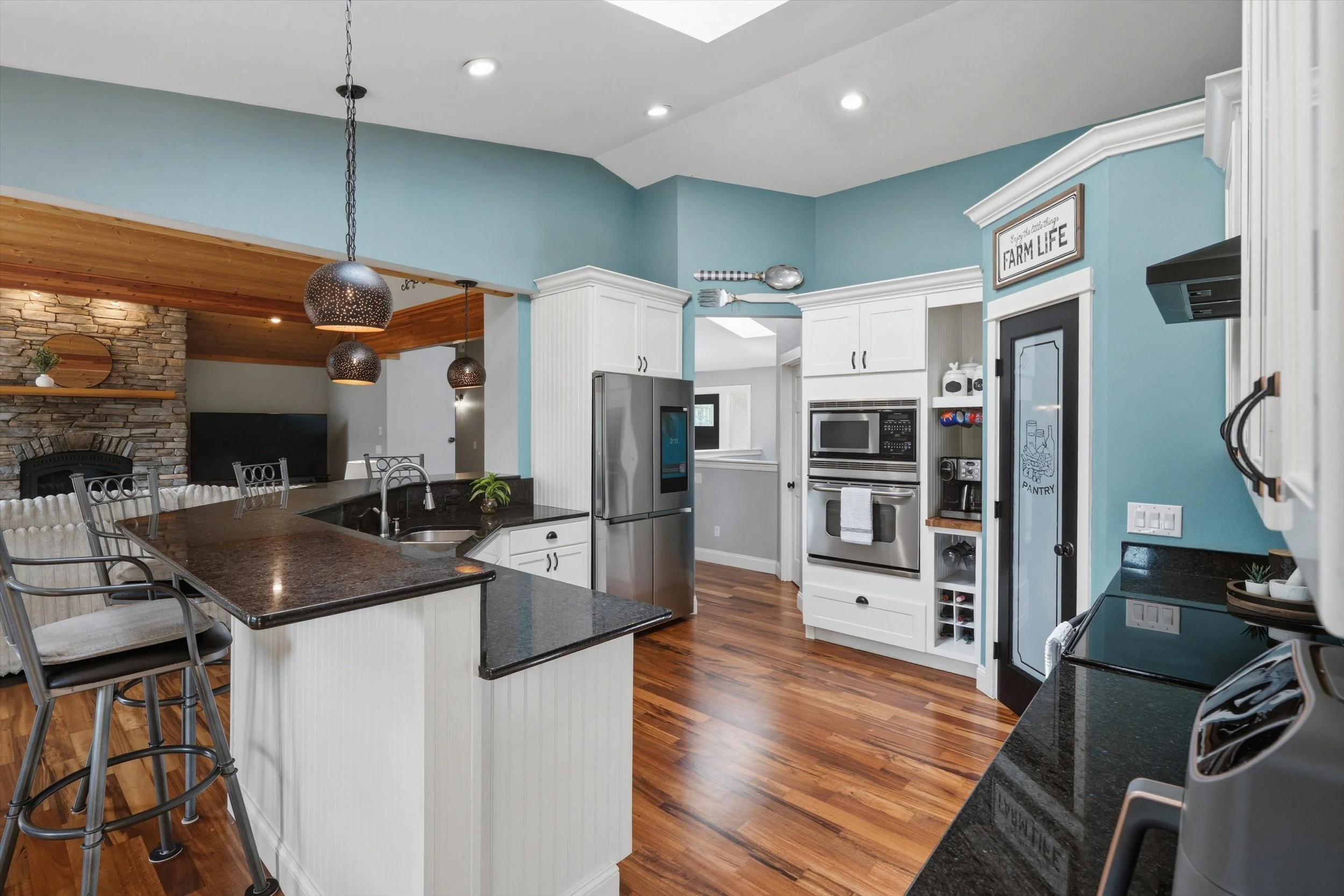 26-6317CrescentBeachRD-09202.jpg