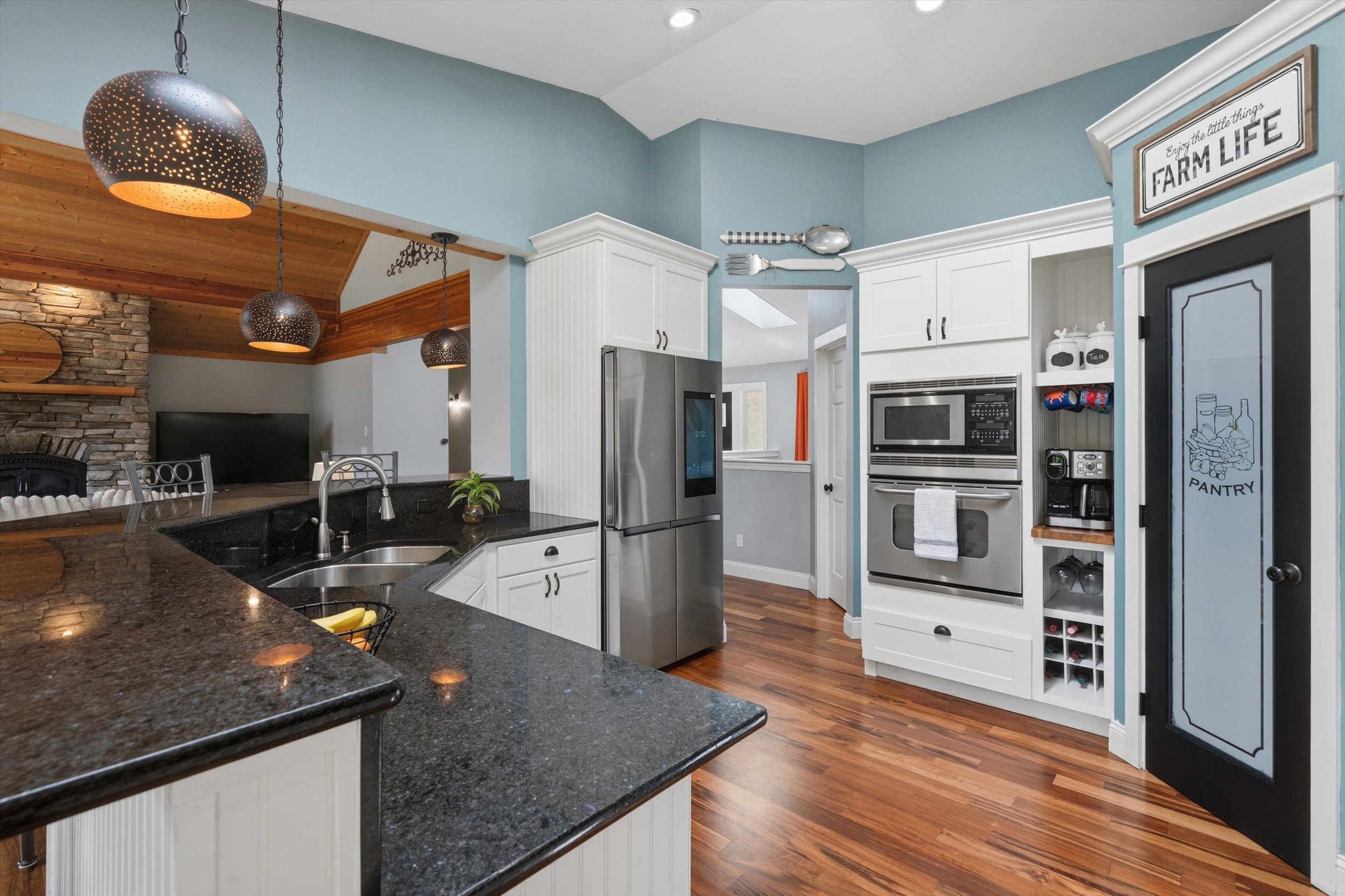 27-6317CrescentBeachRD-09205.jpg