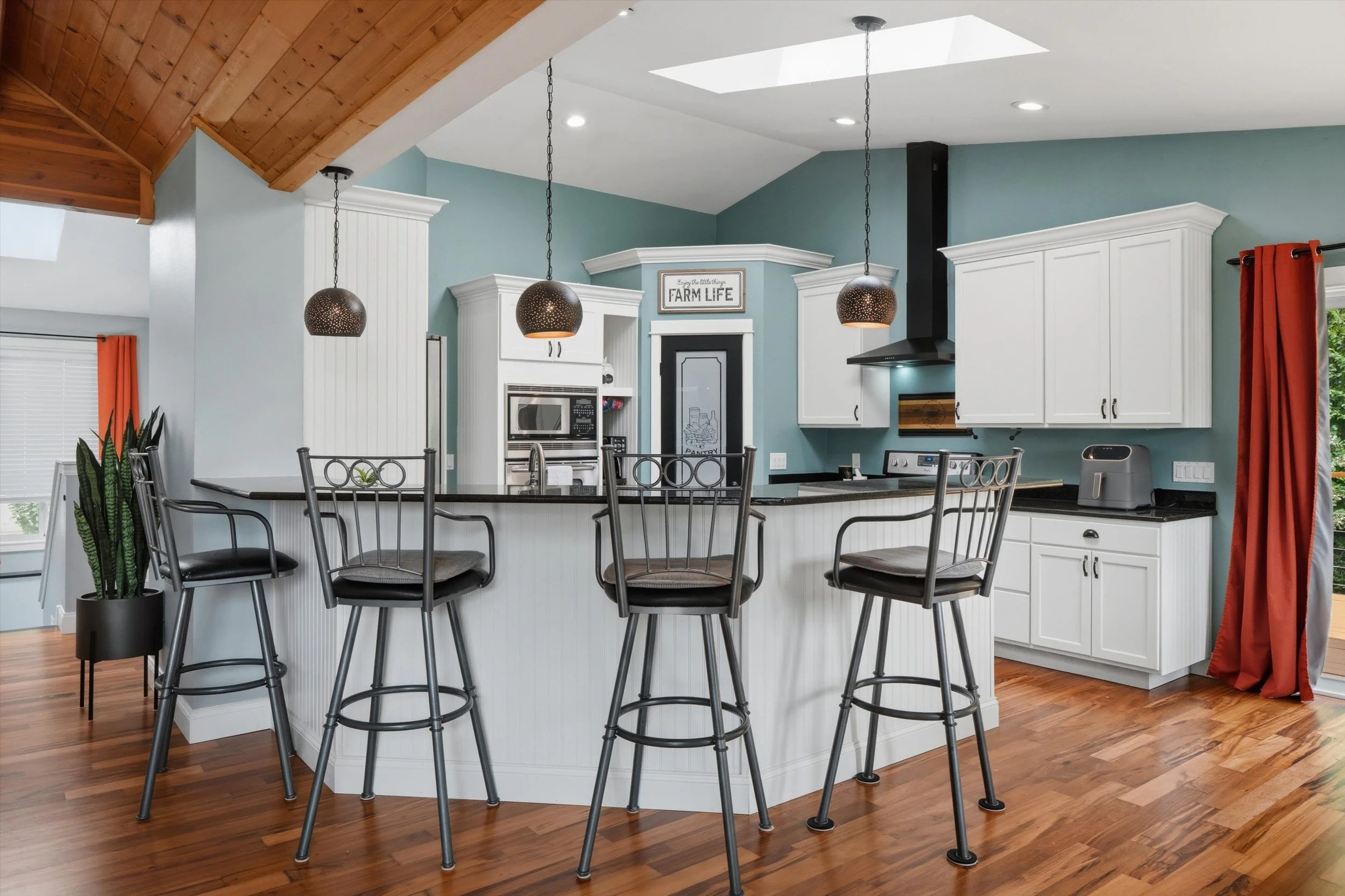 30-6317CrescentBeachRD-09220.jpg