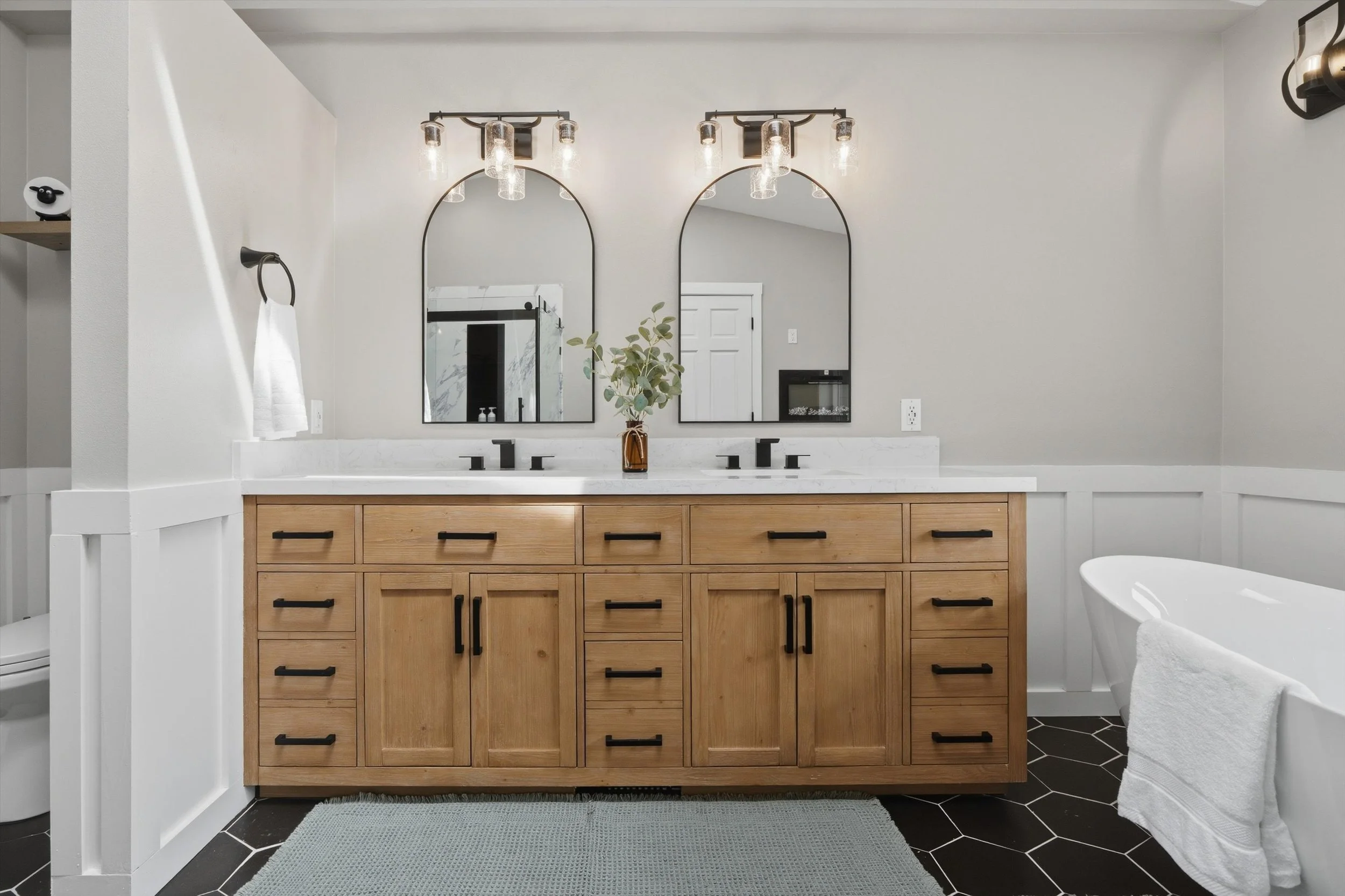 45-6317CrescentBeachRD-09343.jpg