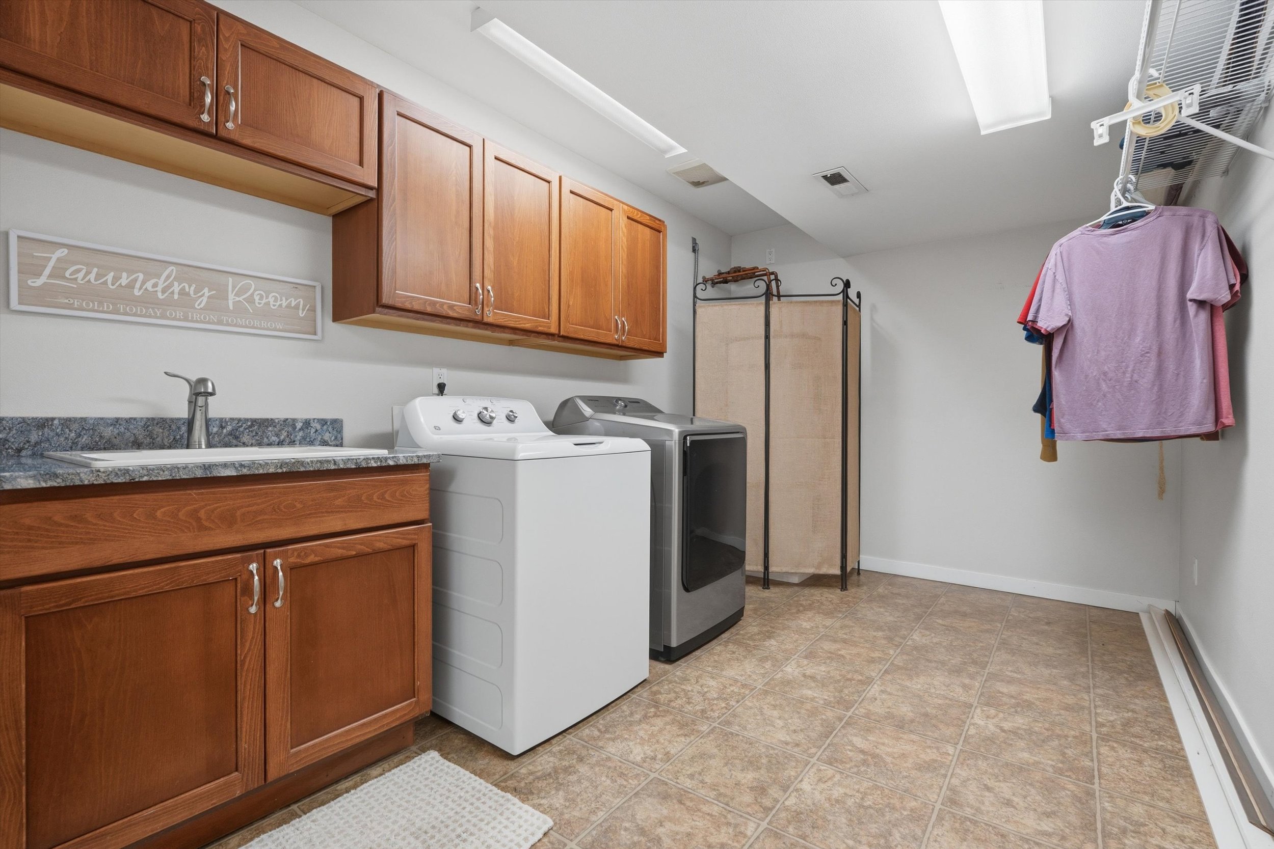 60-6317CrescentBeachRD-09421.jpg