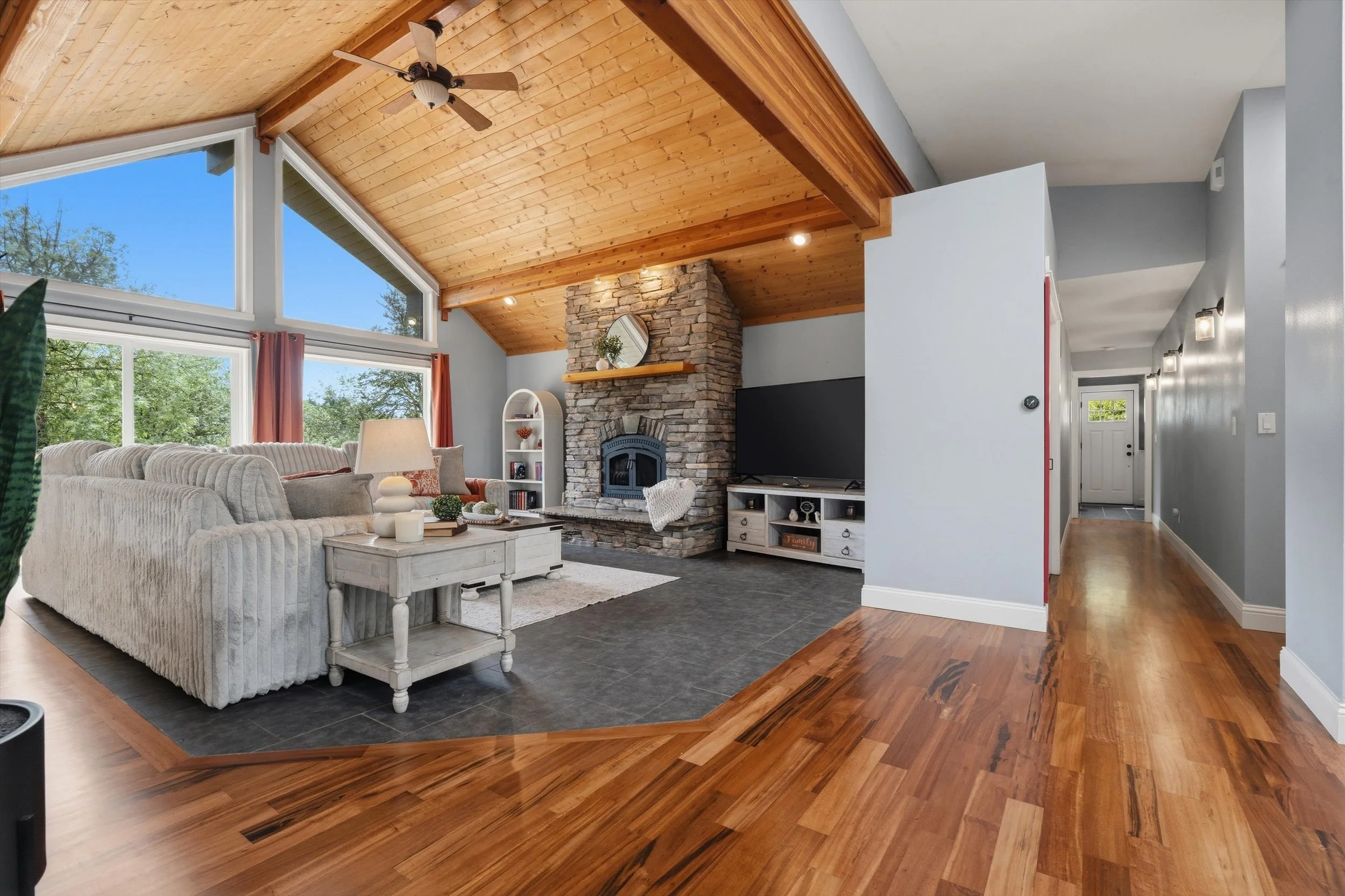 13-6317CrescentBeachRD--5.jpg