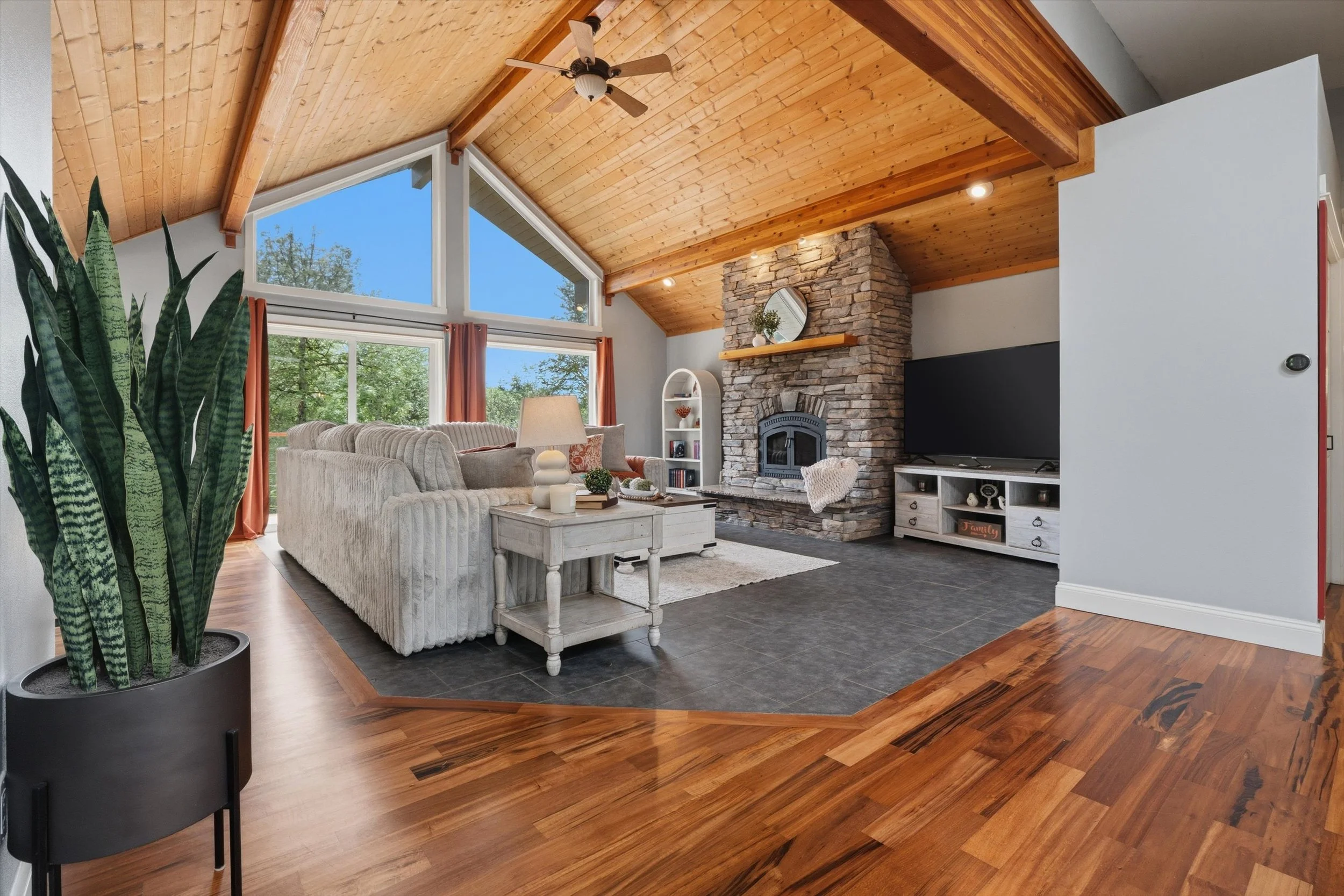 14-6317CrescentBeachRD--6.jpg