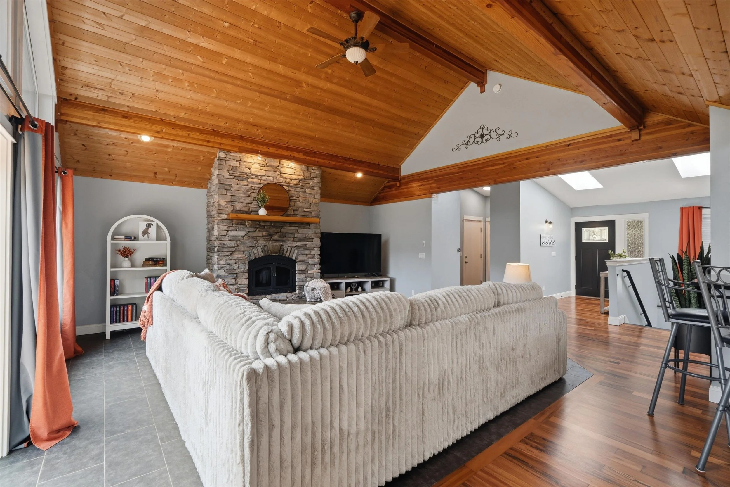 16-6317CrescentBeachRD-09184.jpg