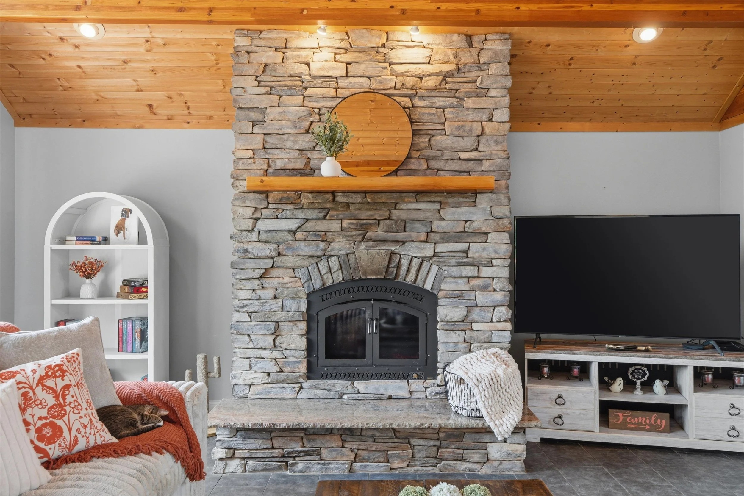 18-6317CrescentBeachRD--9.jpg