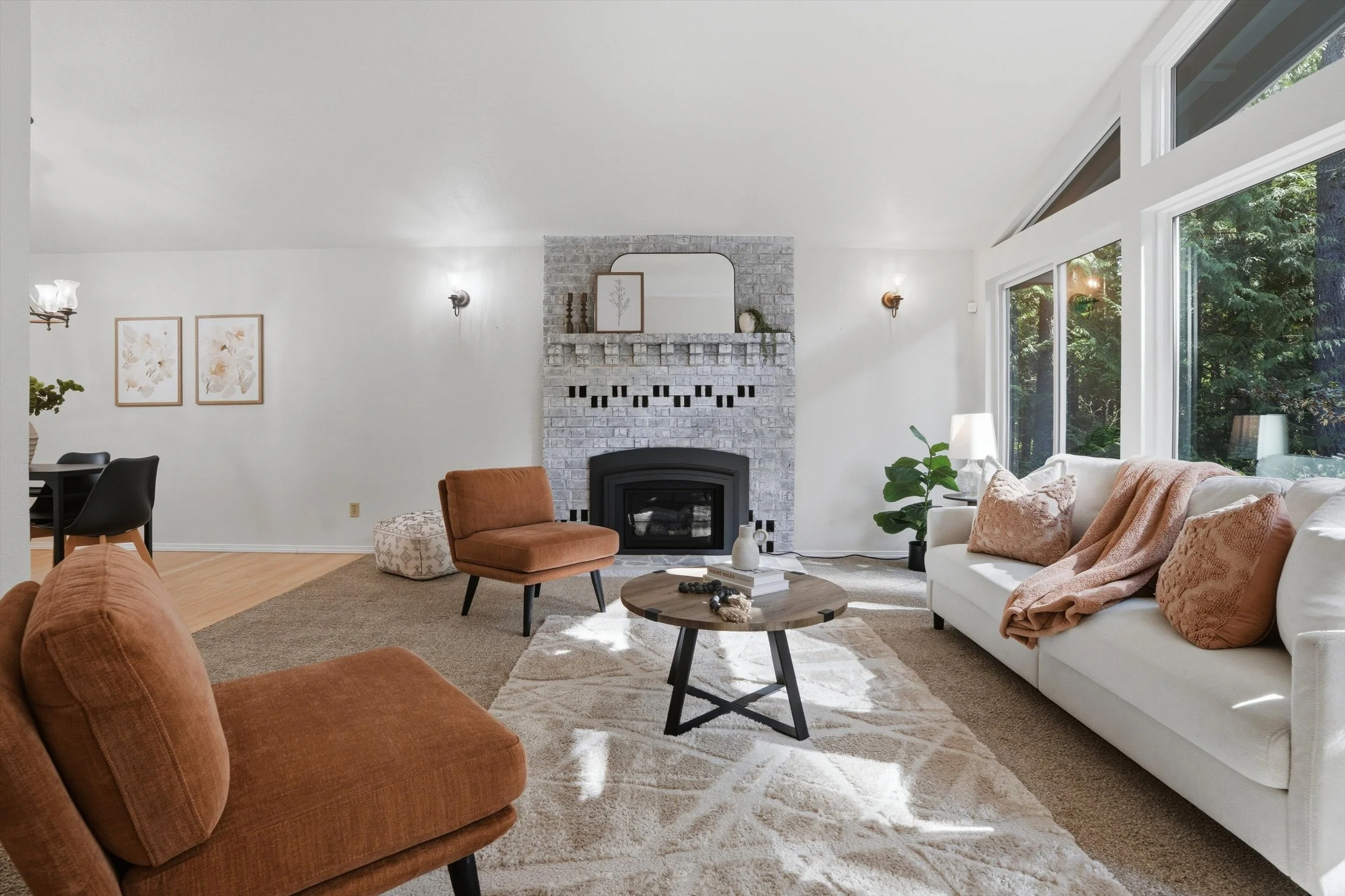 12-21121LittleRudeAve-01747.jpg