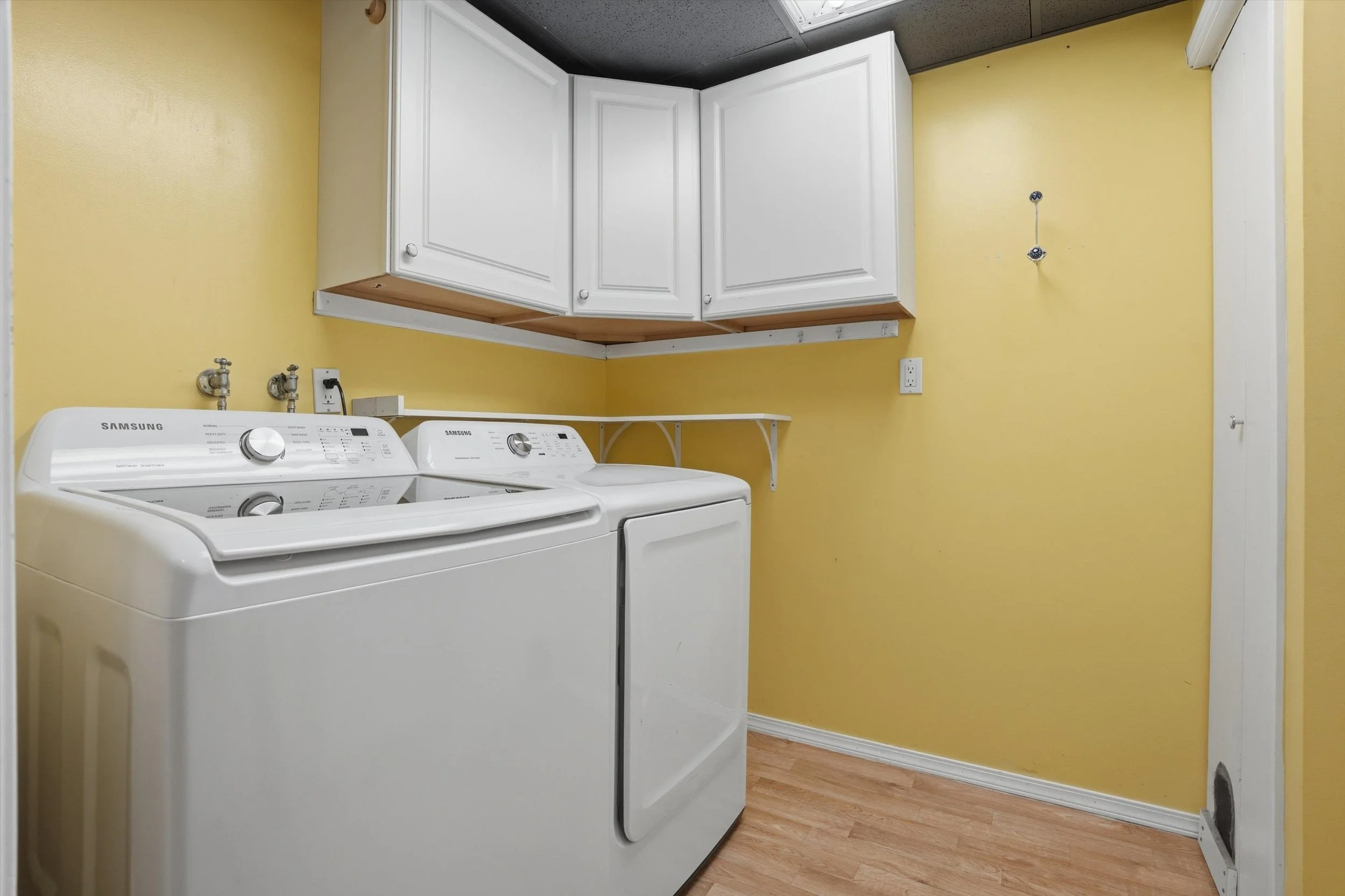 46-21121LittleRudeAve-01711.jpg