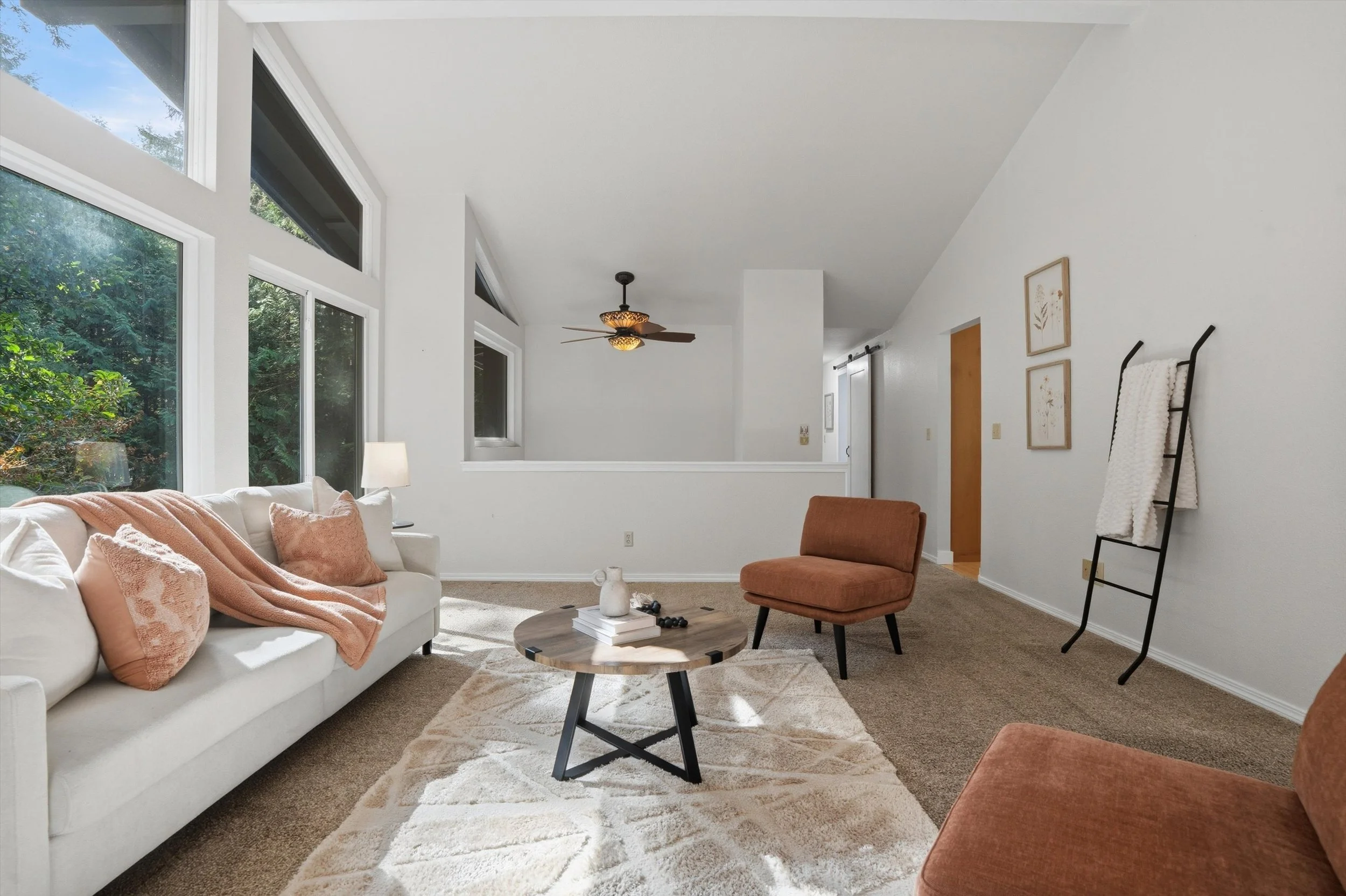 10-21121LittleRudeAve-01765.jpg