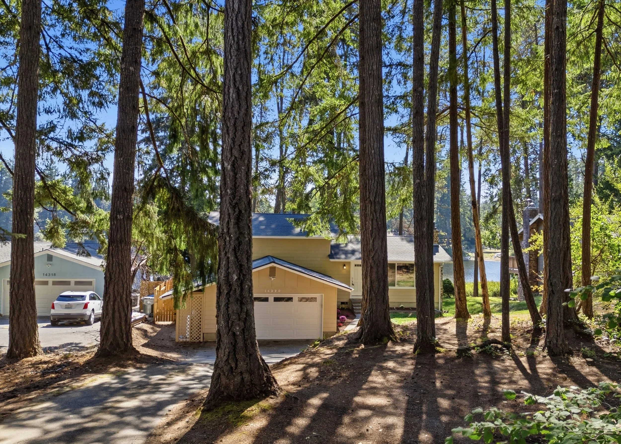 02-14320EnglewoodDrive-0004.jpg