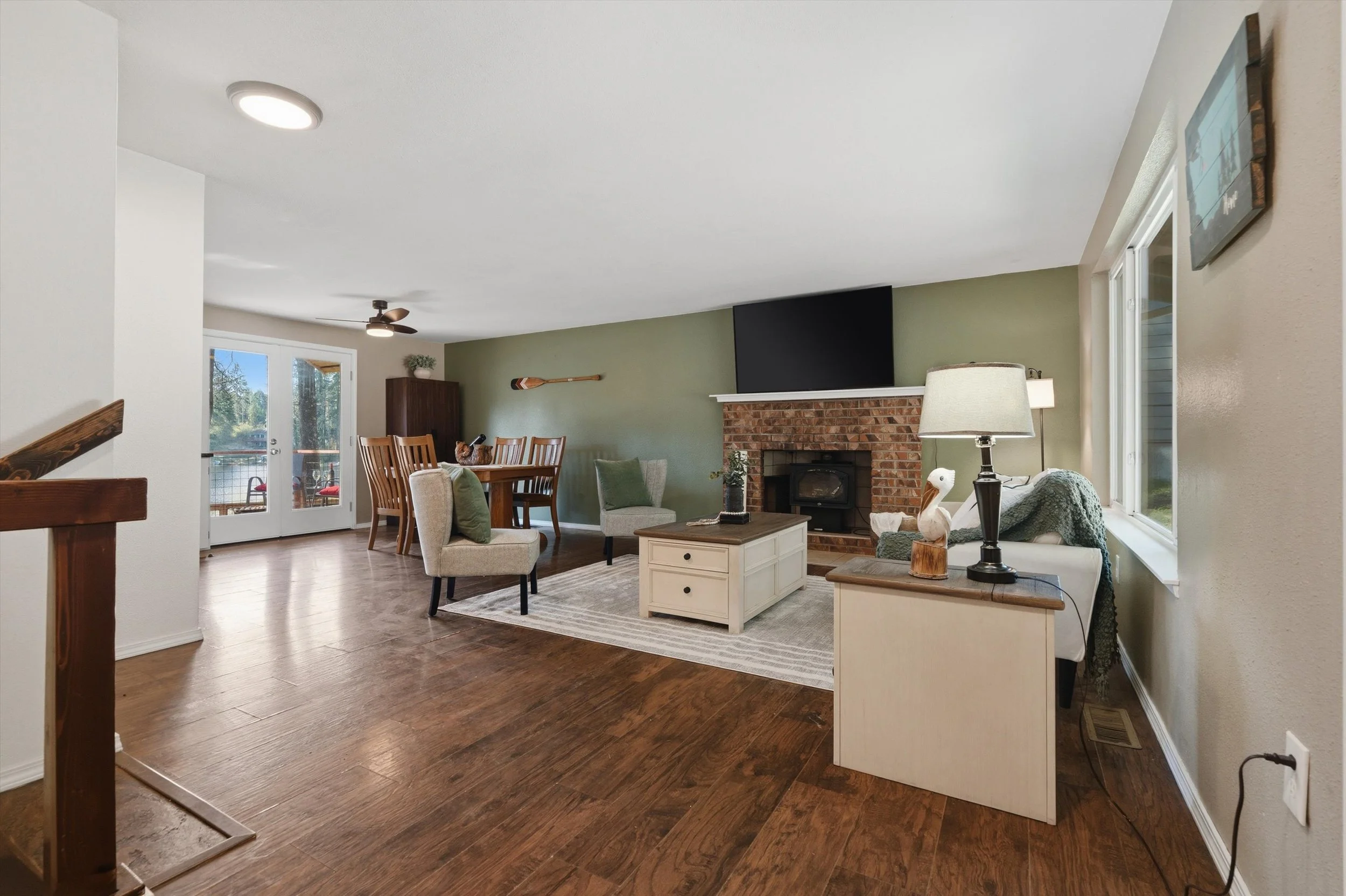 10-14320EnglewoodDrive--4.jpg