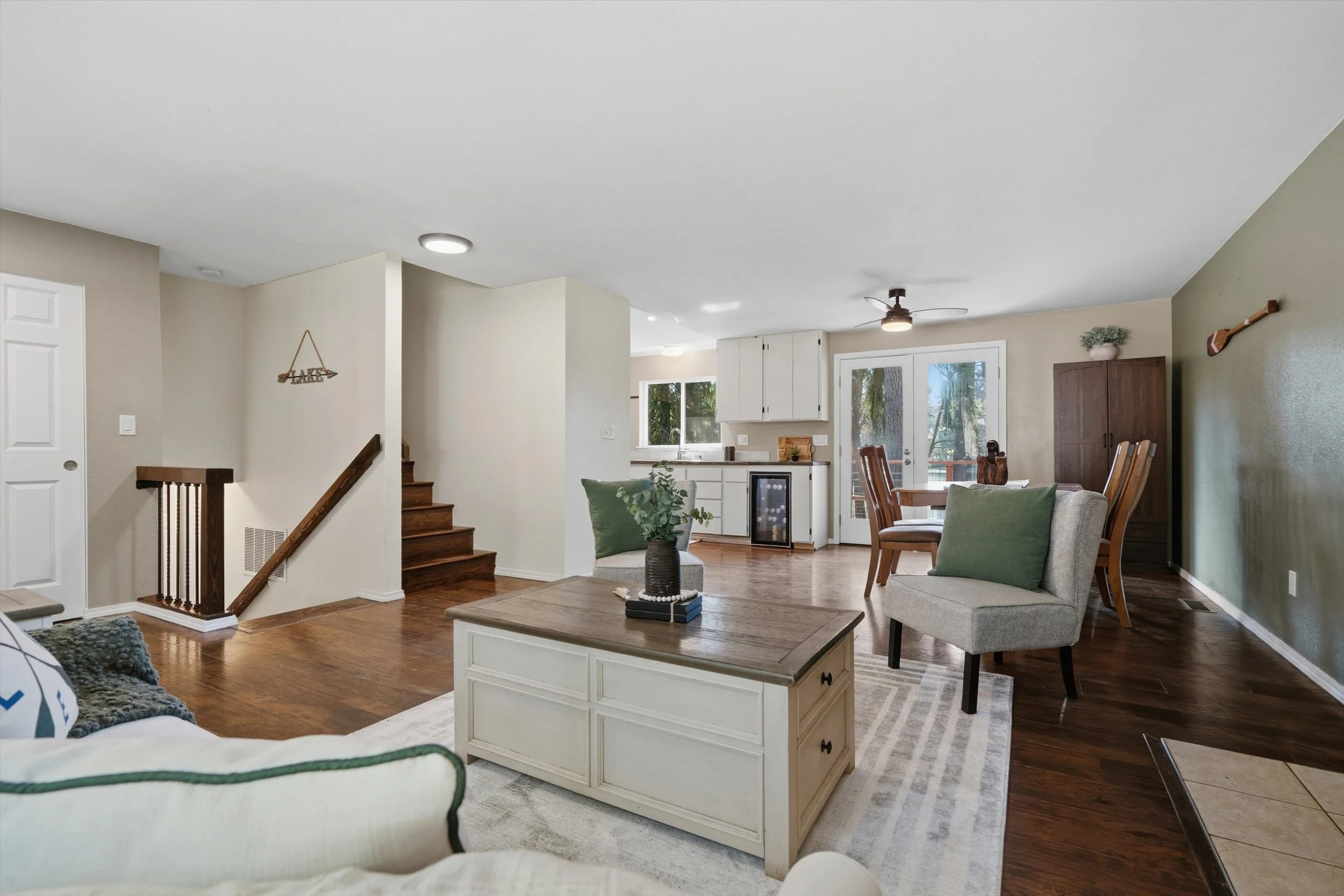 13-14320EnglewoodDrive-03559.jpg