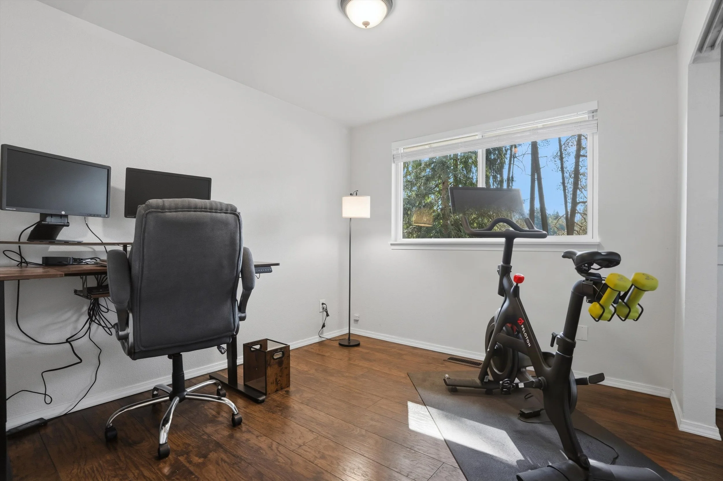 21-14320EnglewoodDrive-03448.jpg