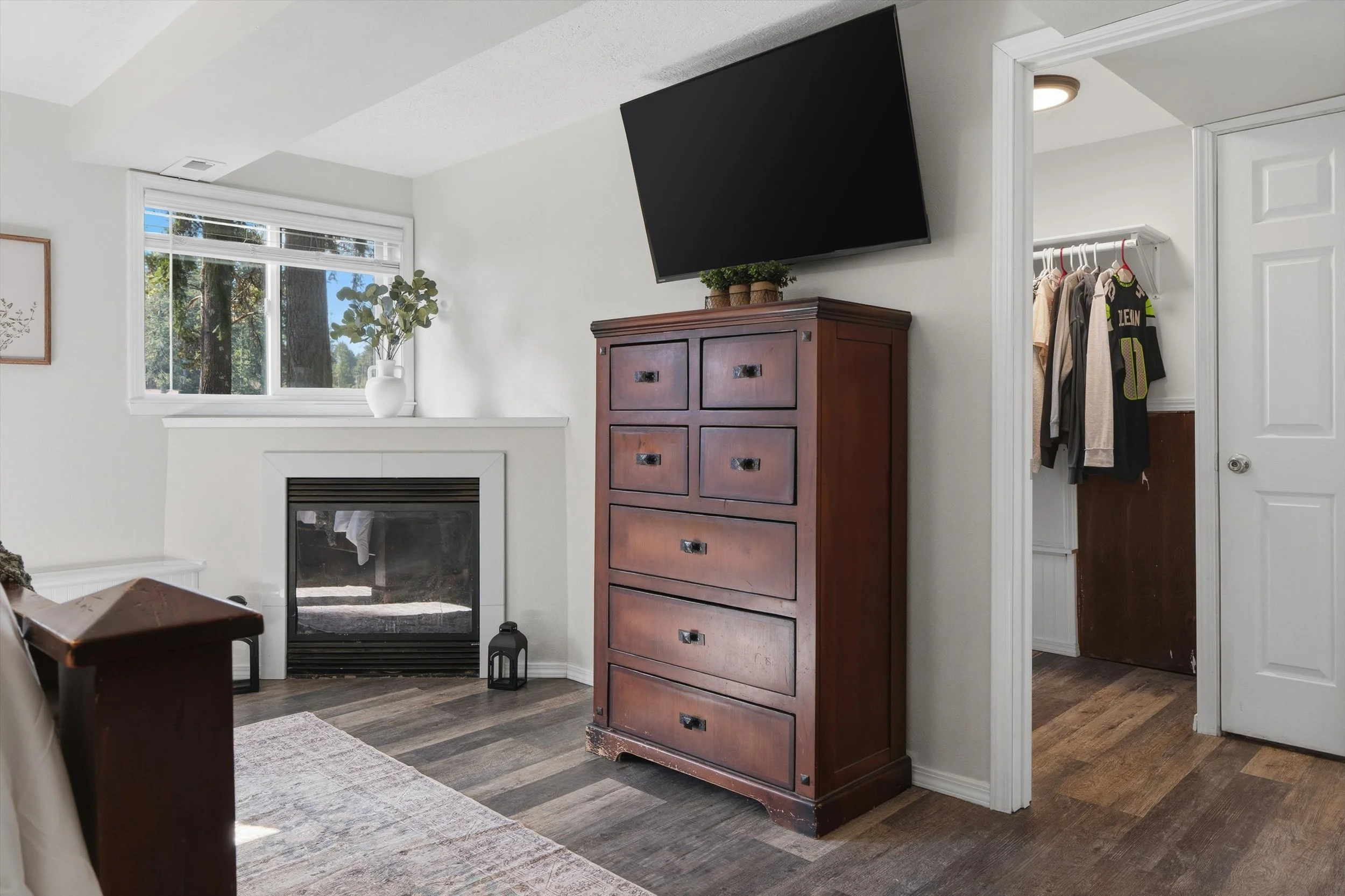 31-14320EnglewoodDrive--6.jpg
