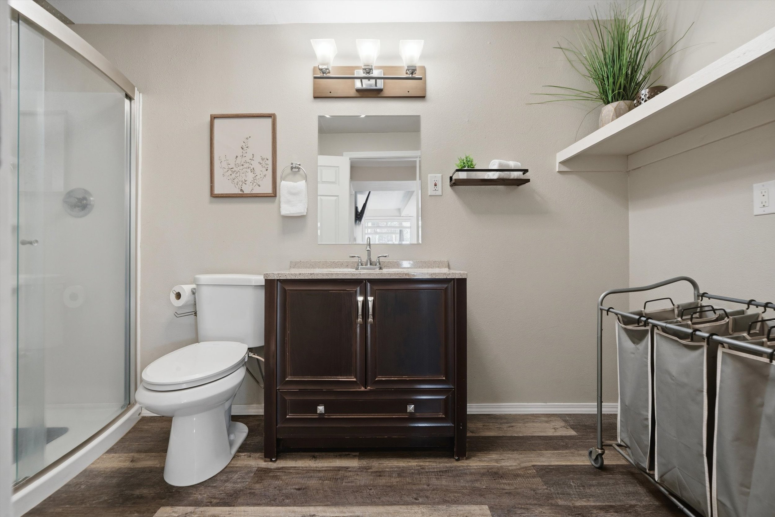 36-14320EnglewoodDrive-03511.jpg