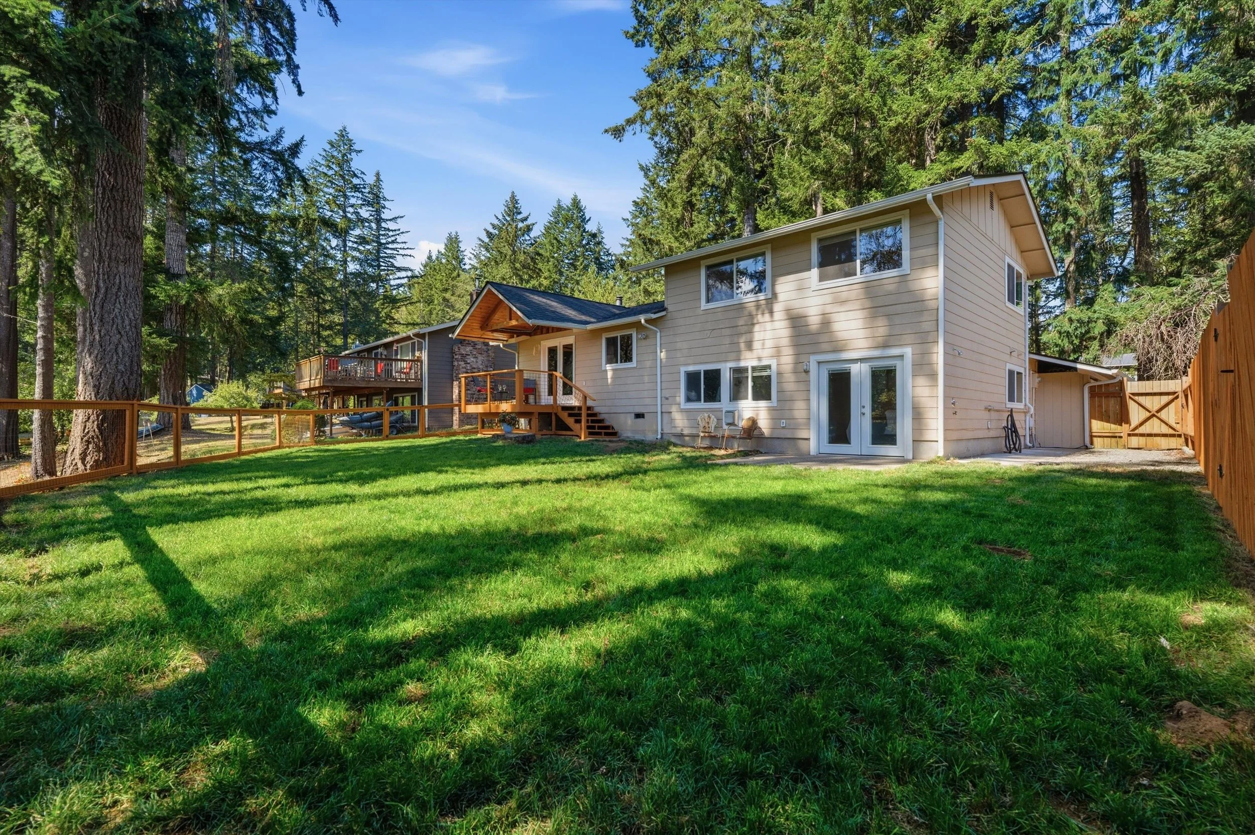 40-14320EnglewoodDrive-03628.jpg