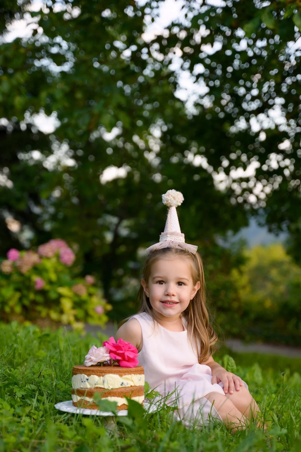 rojstnodnevno fotografiranje v naravi - cake smash na prostem