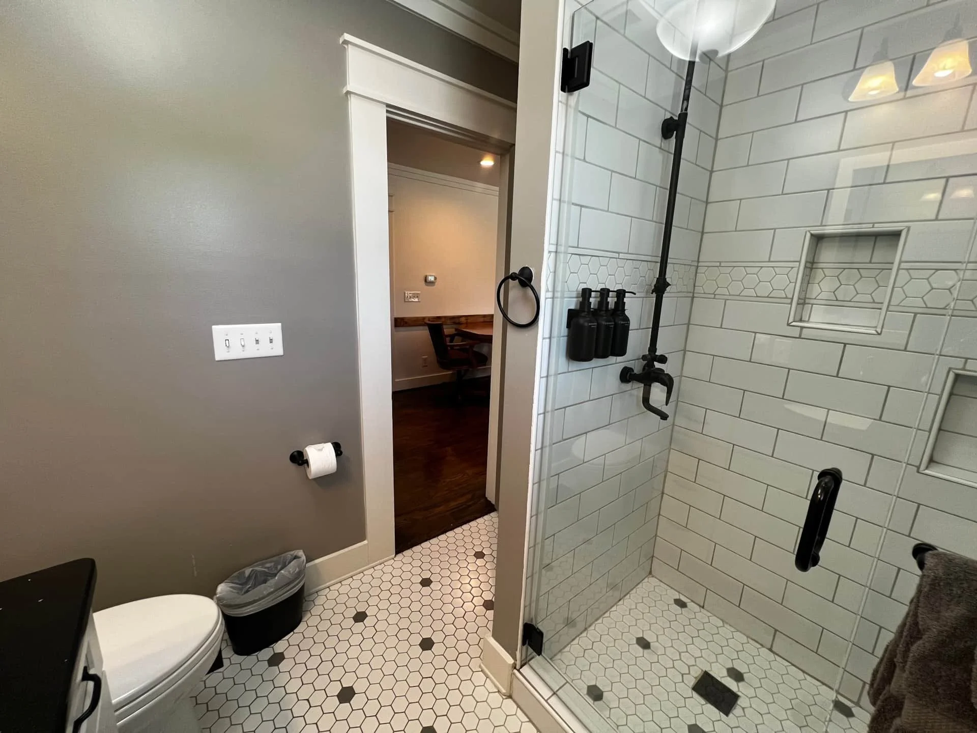 Upstairs bathroom 2