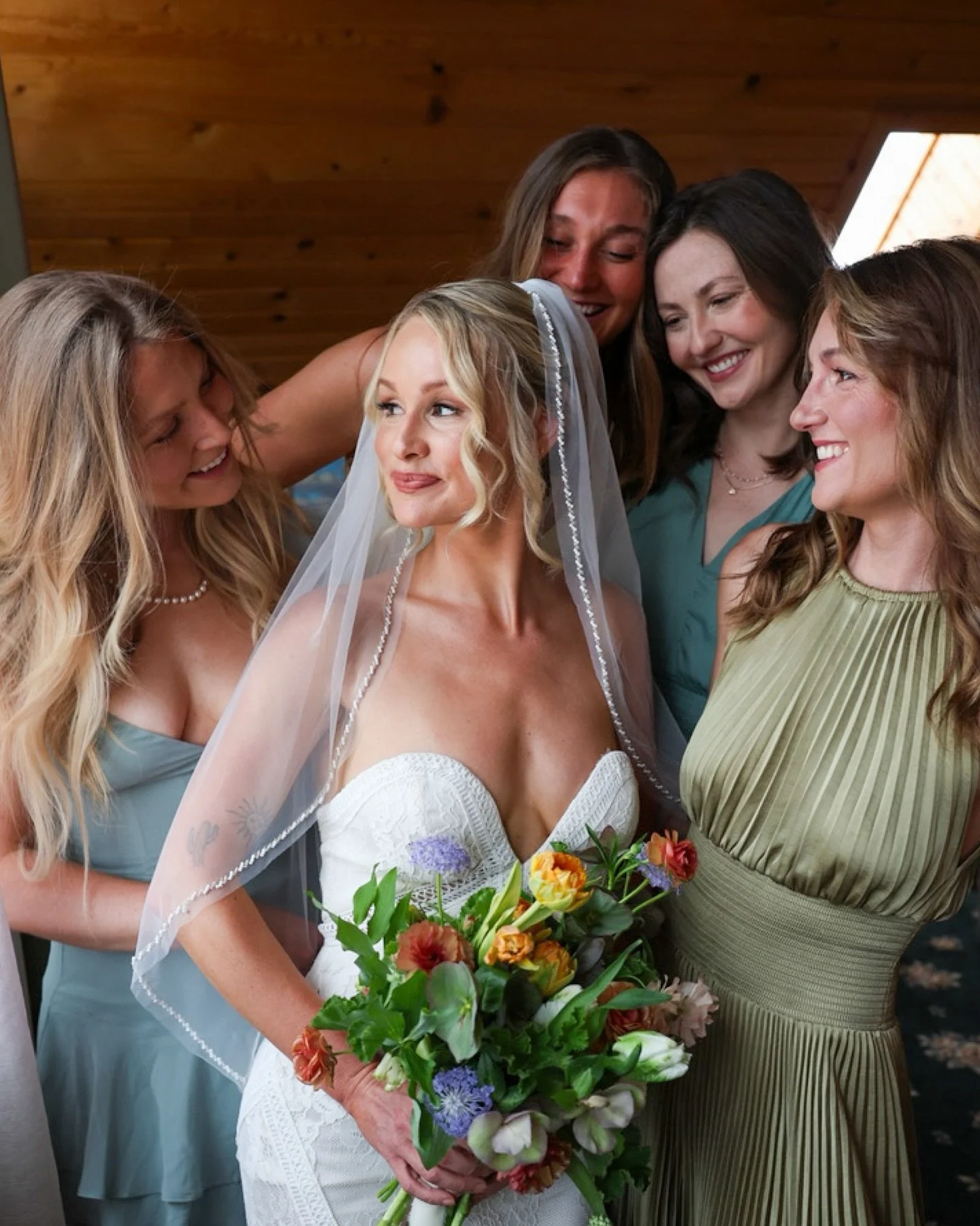 Celebrating all the beautiful details that came together for this special day at the Yellow Barn Farm 💛✨
From the hand-built ceramics to the wild, intentional florals, every element told a story. So grateful to collaborate with this incredible team 