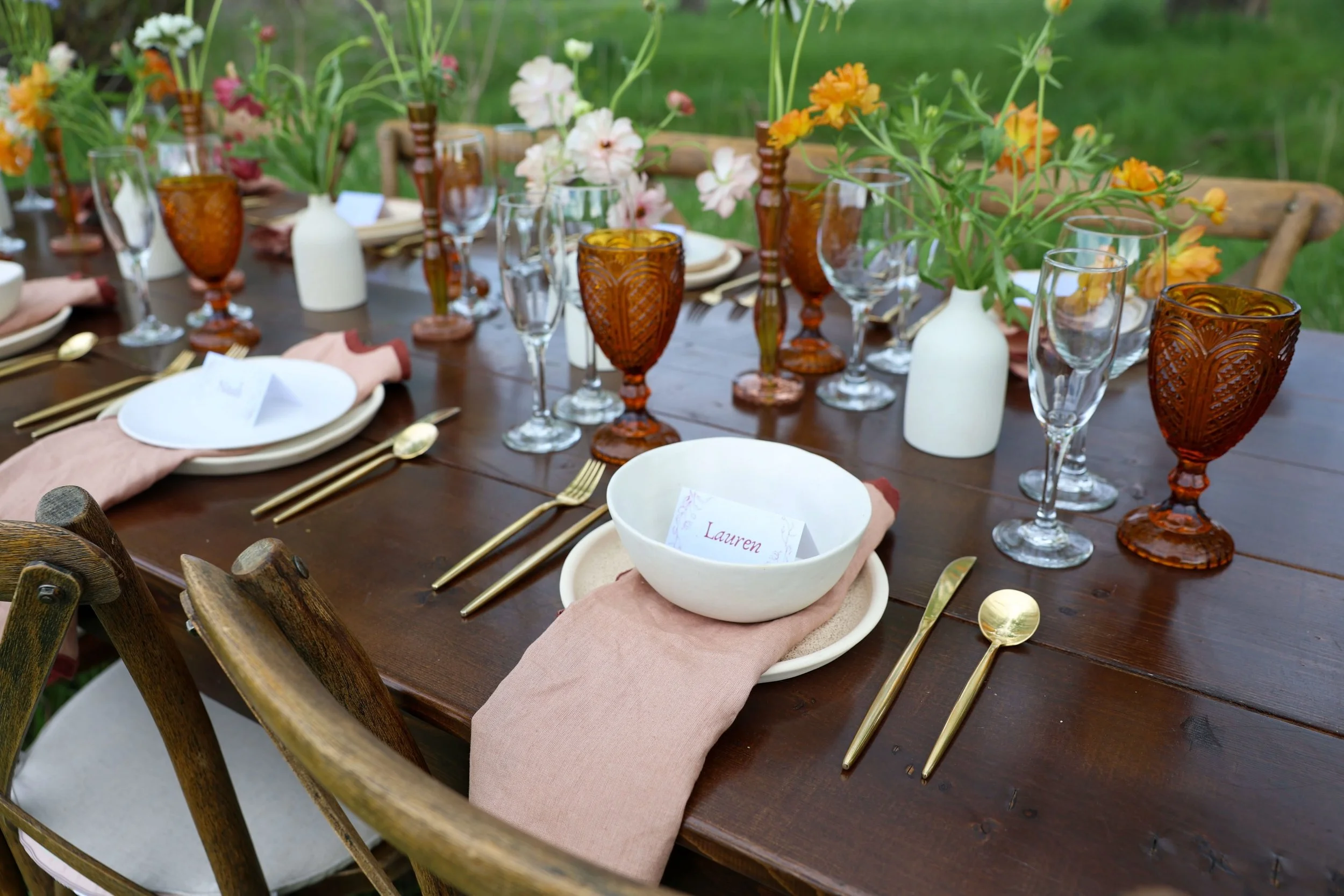 Dreaming about this dreamy tablescape ✨ @yellowbarn.farm