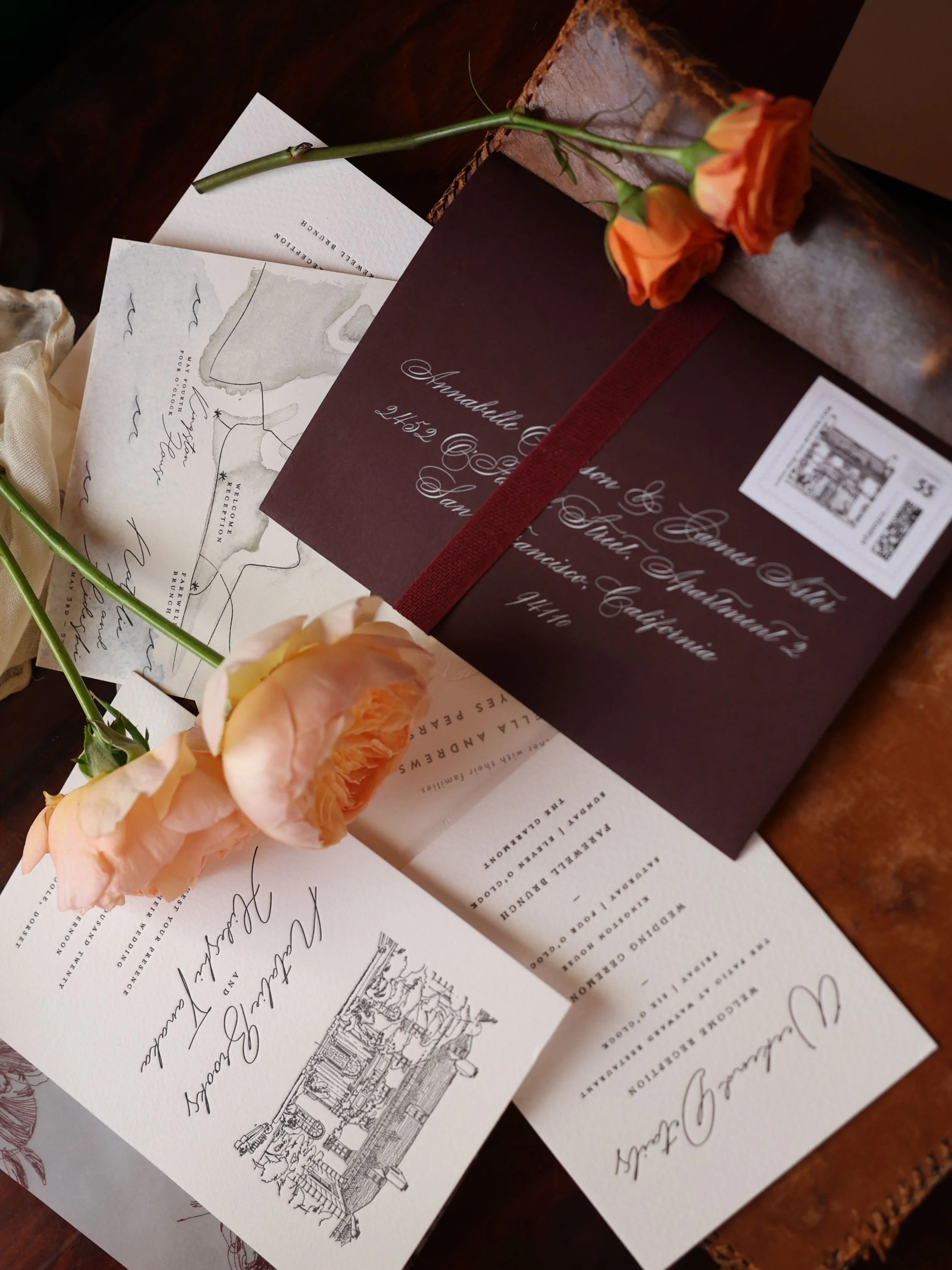 The devils in the details ✨

Loved watching this shoot come together with Cassie and Mallory of @wildsocialmicroweddings 

Thanks @yellowbarn.farm for the fabulous venue &hearts;️