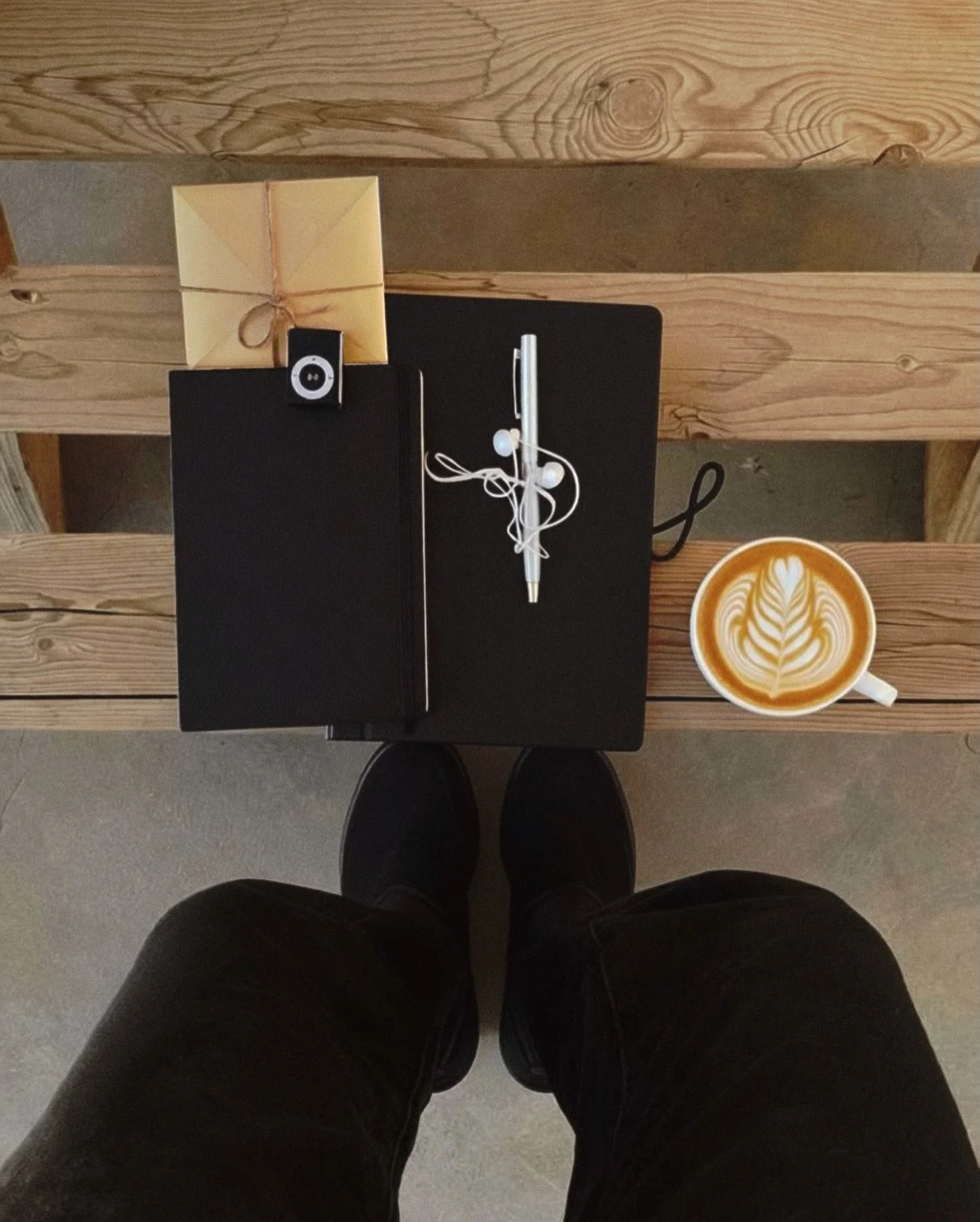 Entre juntas de zoom. 🎧
Honey Roast + Leche @oatly - sin az&uacute;car. 

#oatlymilk #CDMX