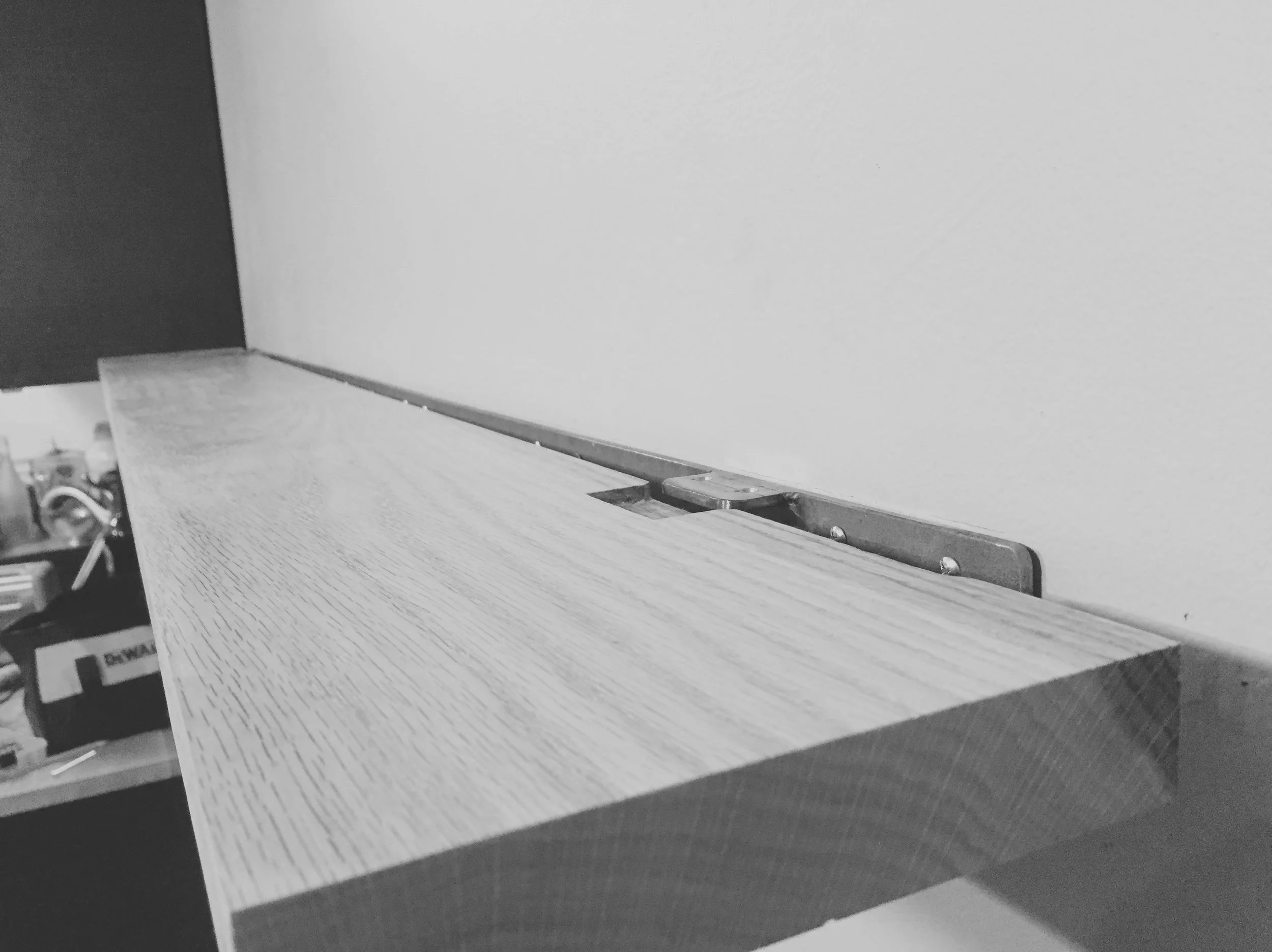floating-shelve-detail.jpg