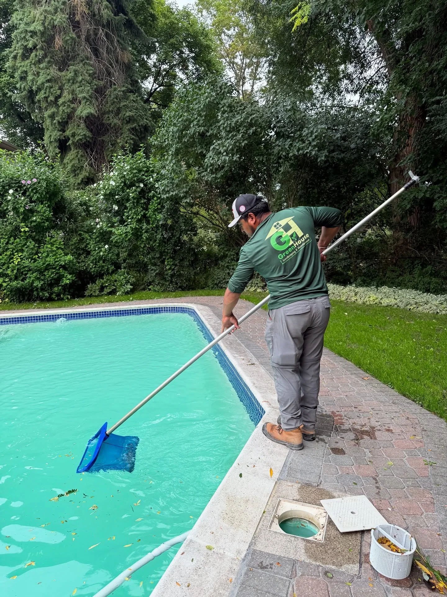 We love a GreenHouse but not a green pool. Conact our team for pool cleaning services! 
Take a dip 🏊‍♂️ into a crystal clear pool with GreenHouse L&M. Contact us today to dive into your outdoor oasis. 🤿
#poolcleaning #poolmaintenance #poolm